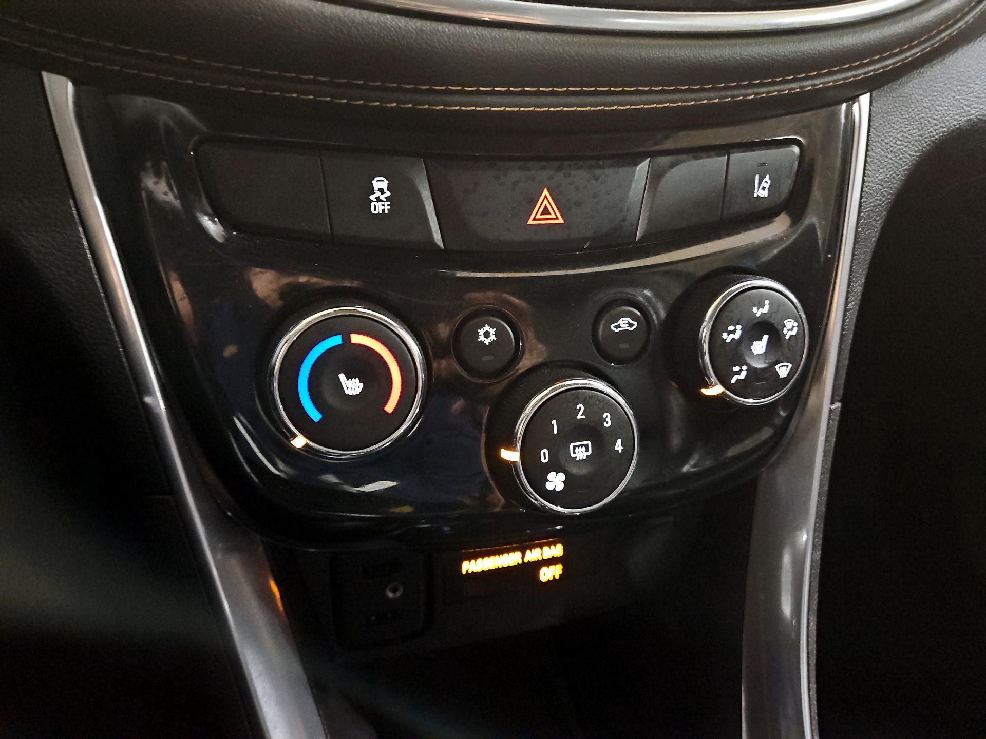 Thumbnail: 2017 Chevrolet Trax - 16