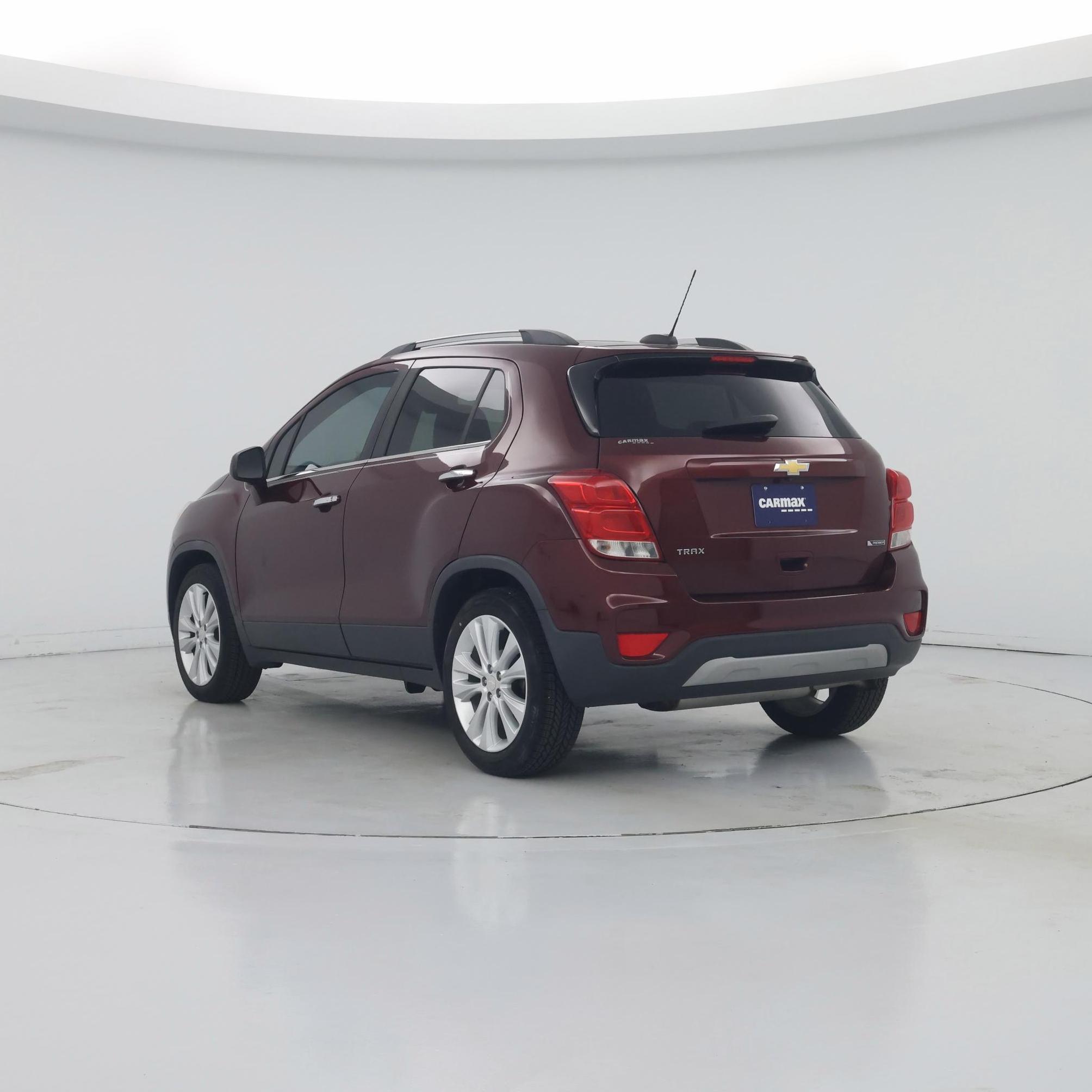 Thumbnail: 2017 Chevrolet Trax - 2