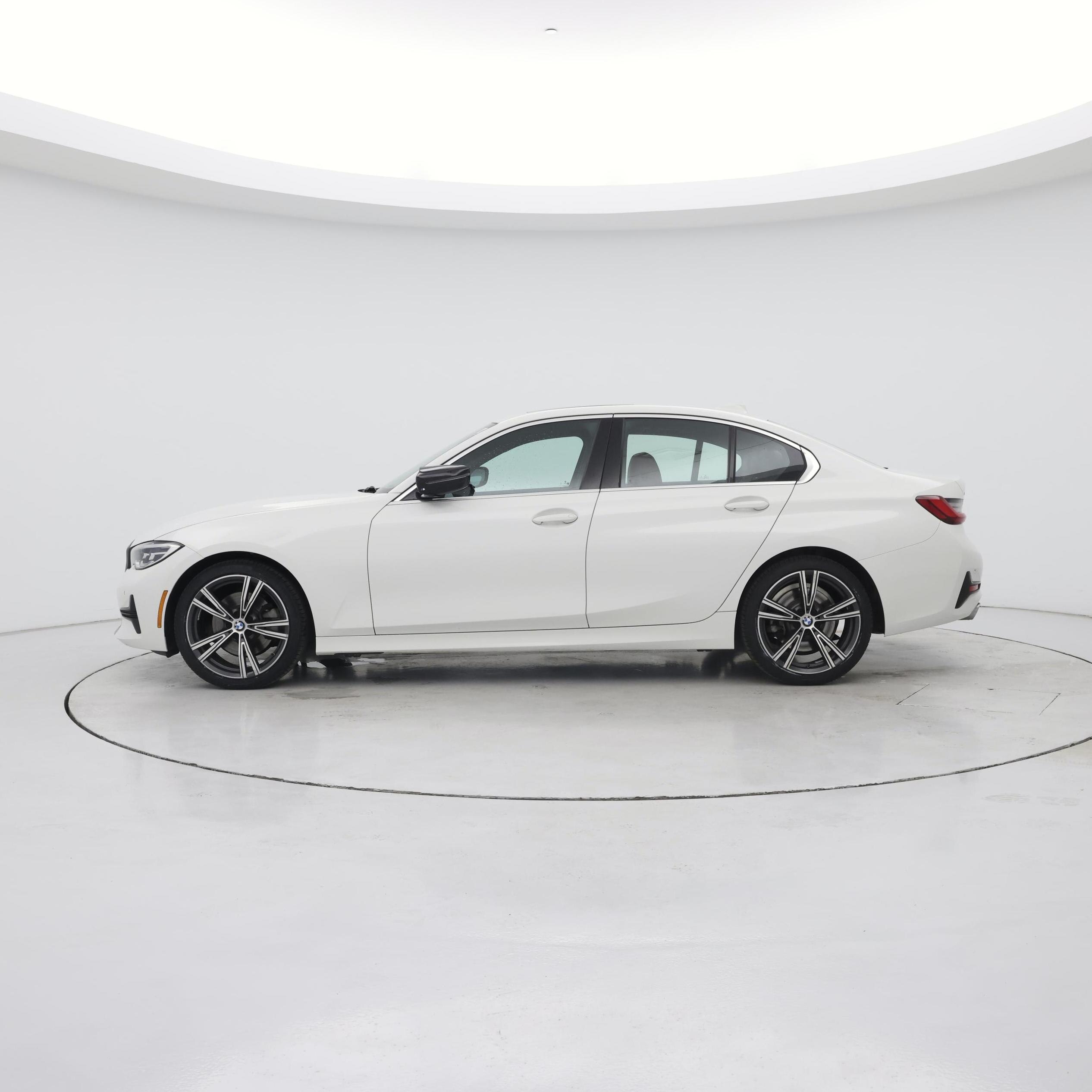 Thumbnail: 2022 BMW 3 Series - 3