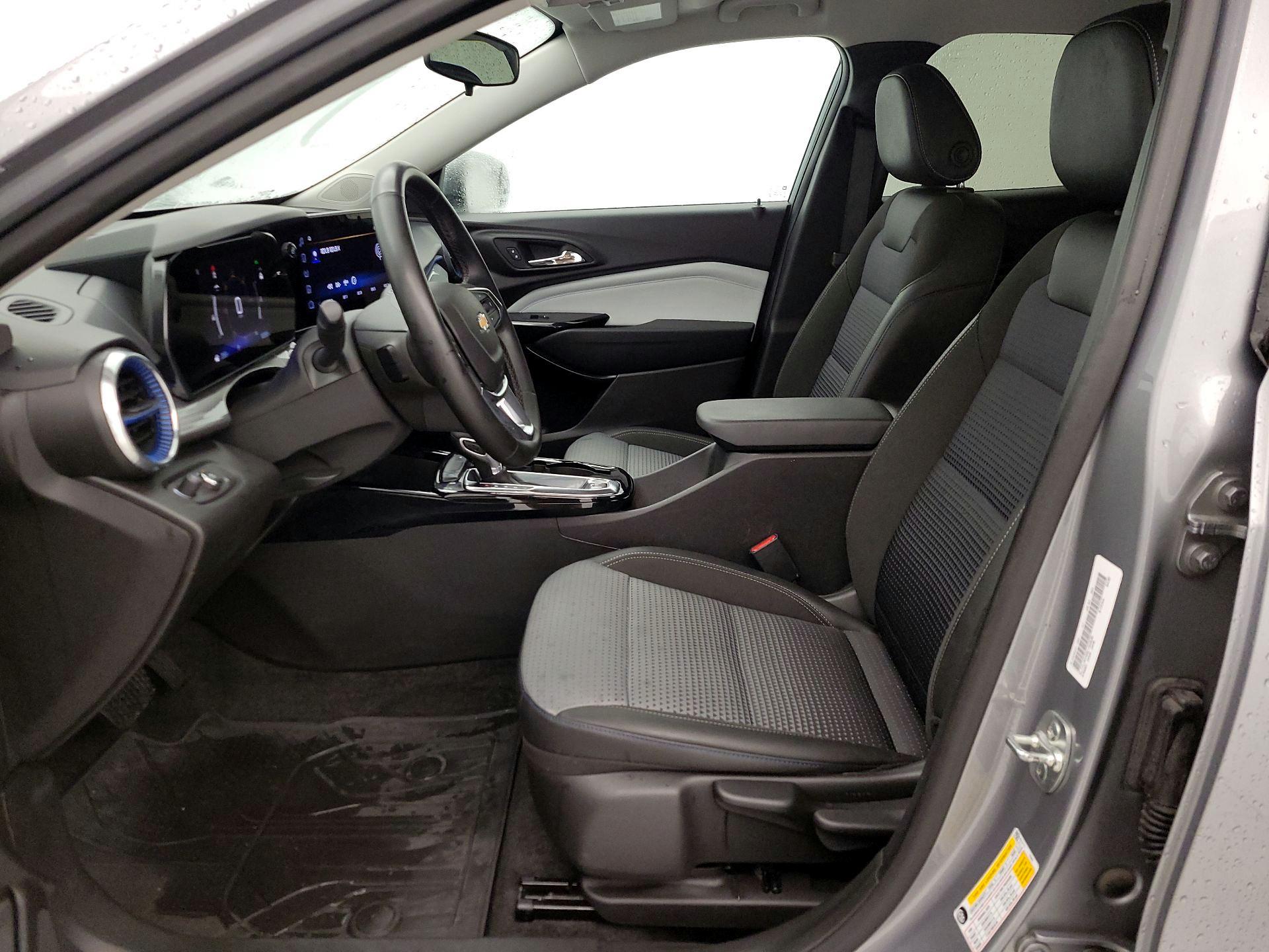 Thumbnail: 2025 Chevrolet Trax - 11