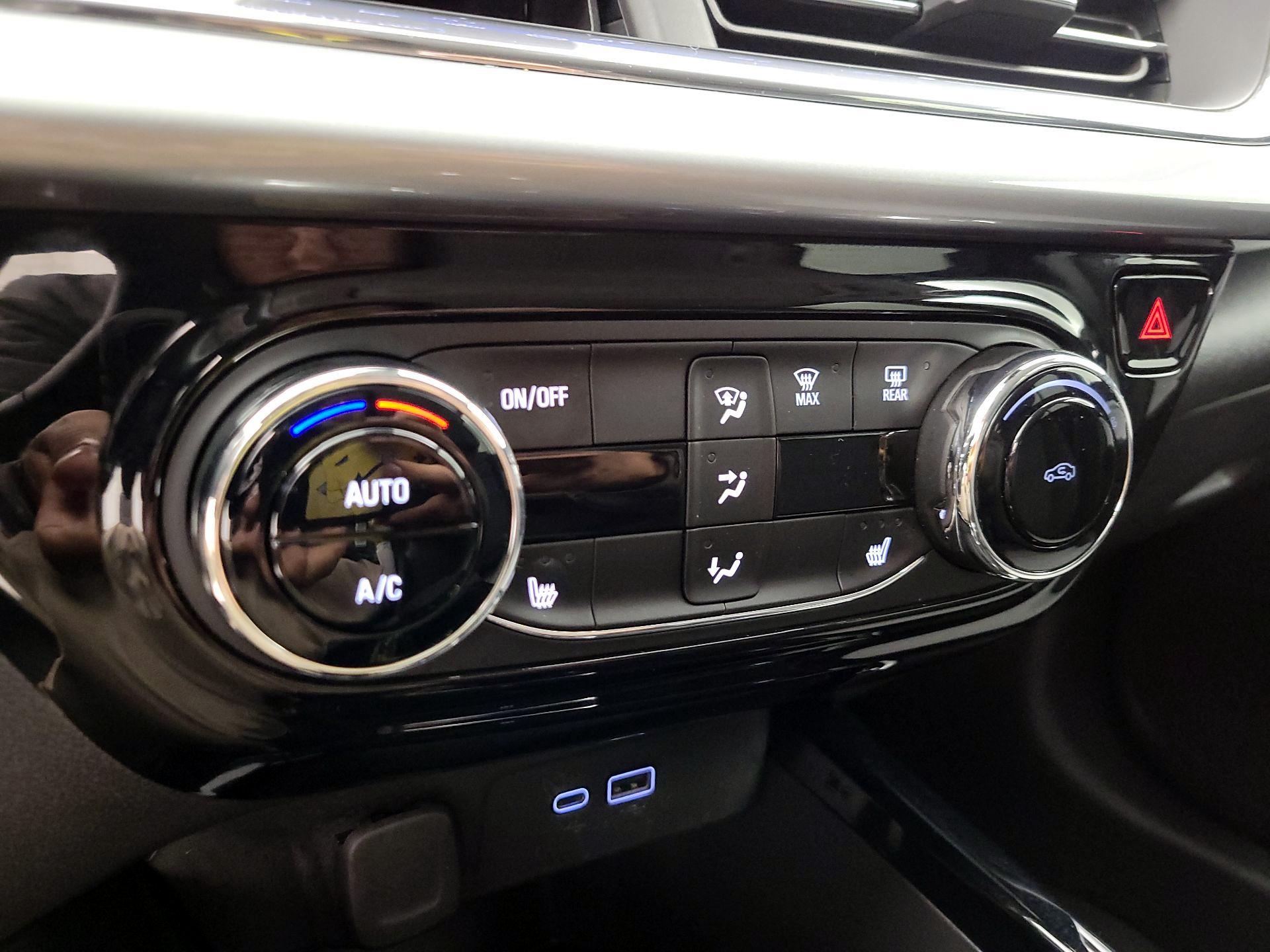 Thumbnail: 2025 Chevrolet Trax - 16