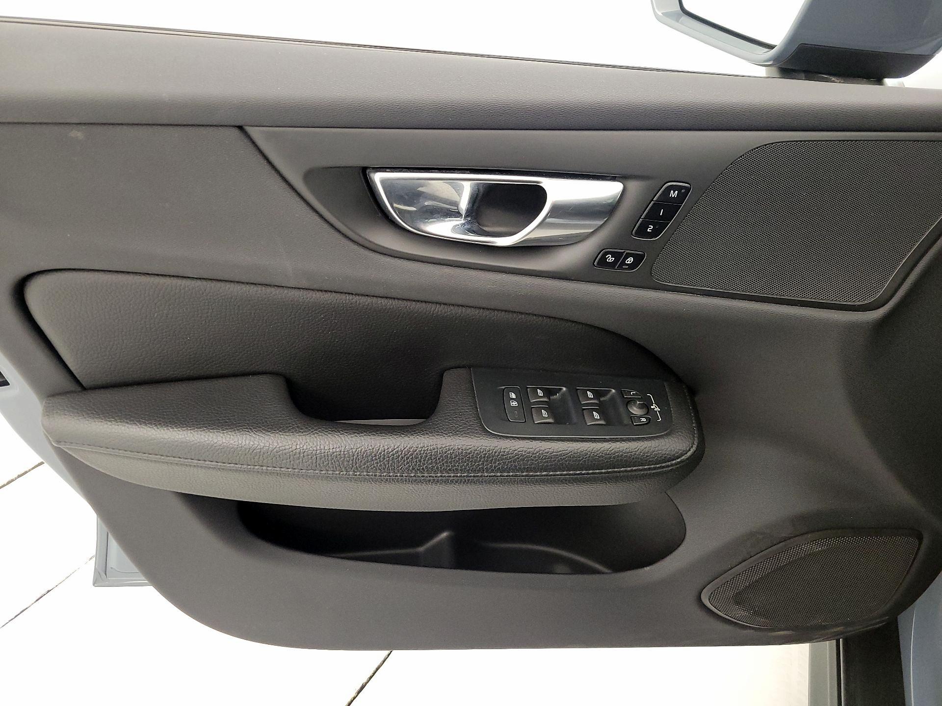 Thumbnail: 2022 Volvo S60 - 12