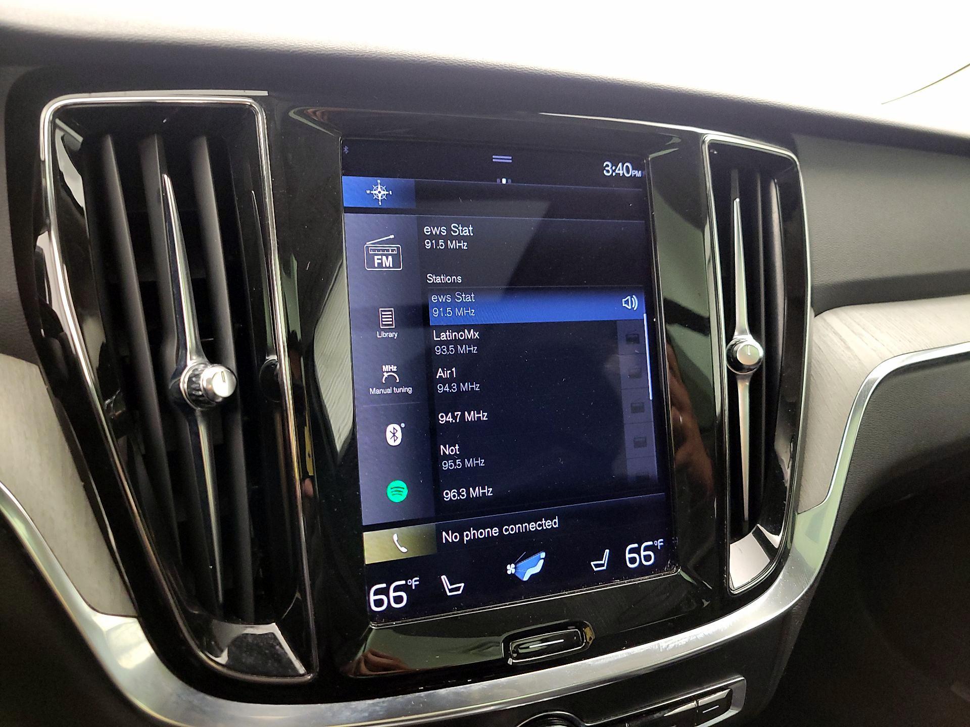 Thumbnail: 2022 Volvo S60 - 16