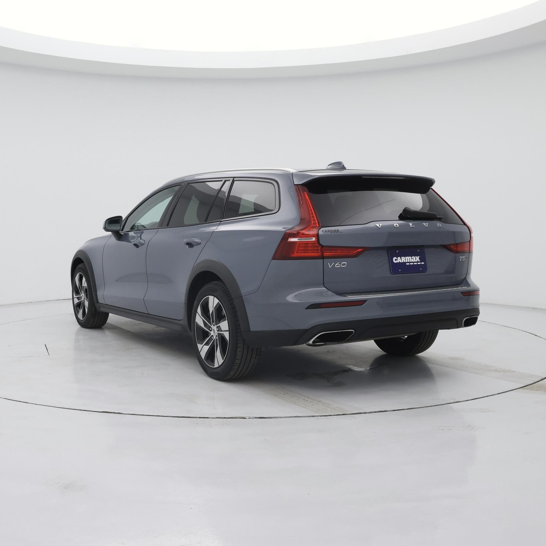 Thumbnail: 2022 Volvo S60 - 2