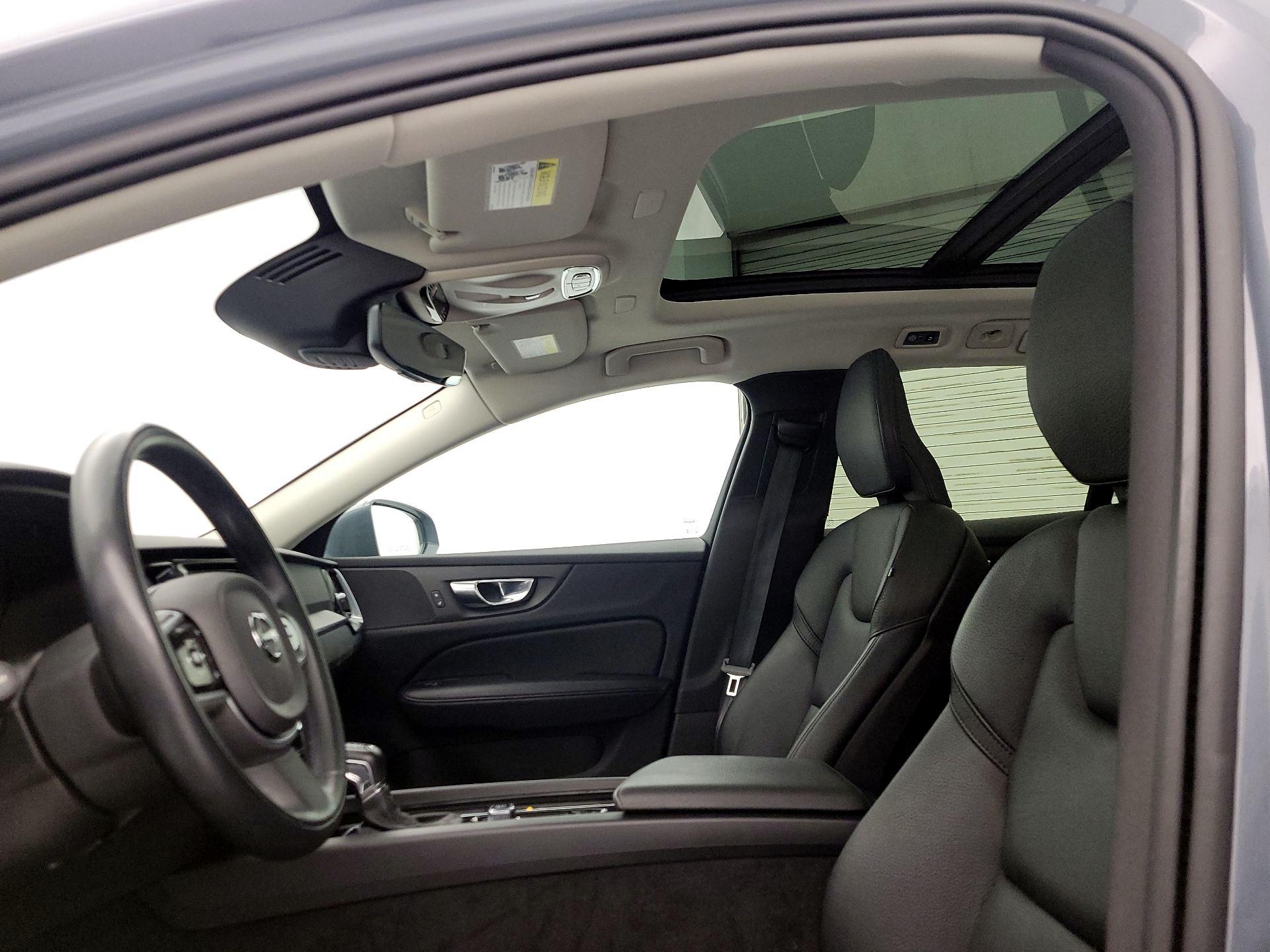 Thumbnail: 2022 Volvo S60 - 19