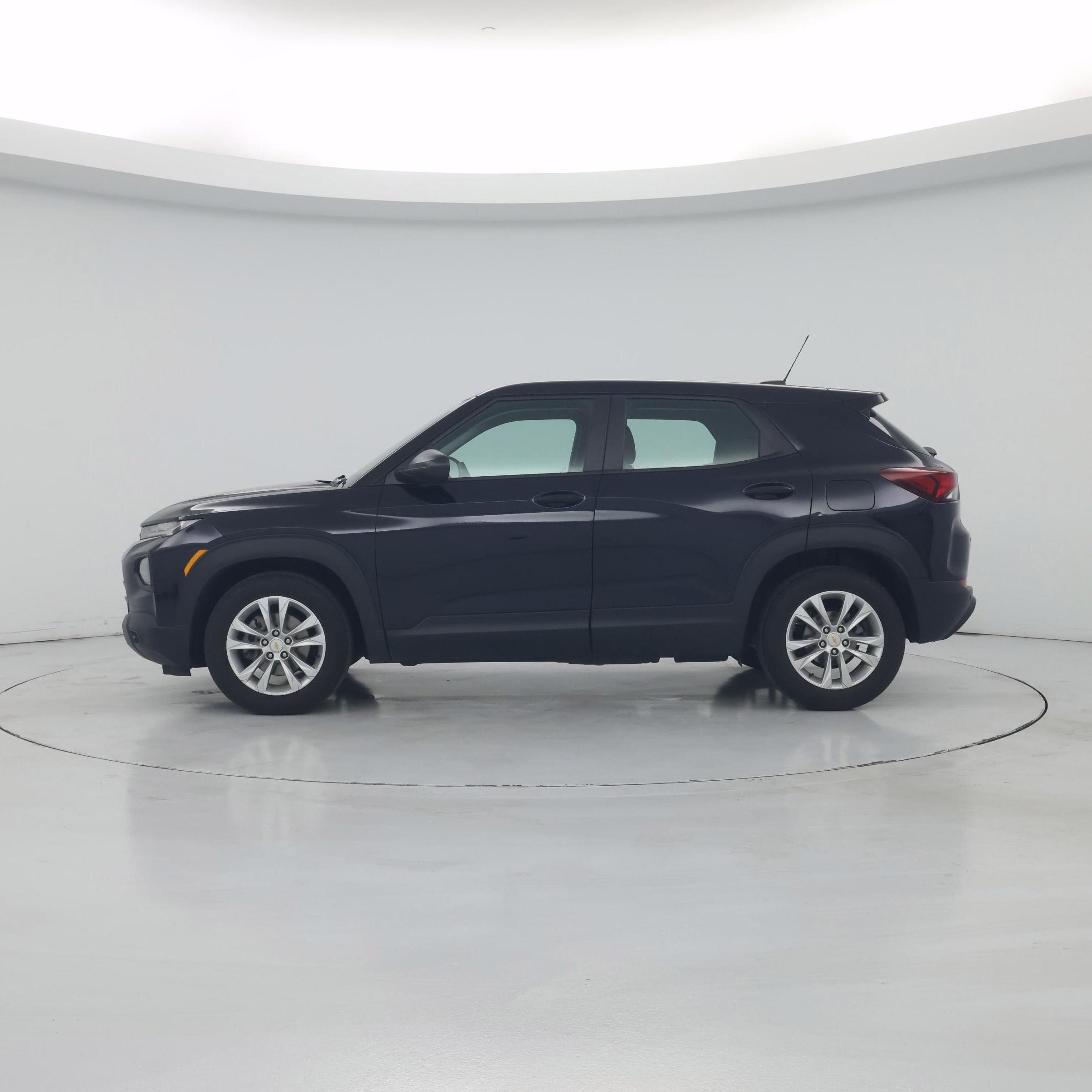 Thumbnail: 2021 Chevrolet TrailBlazer - 3