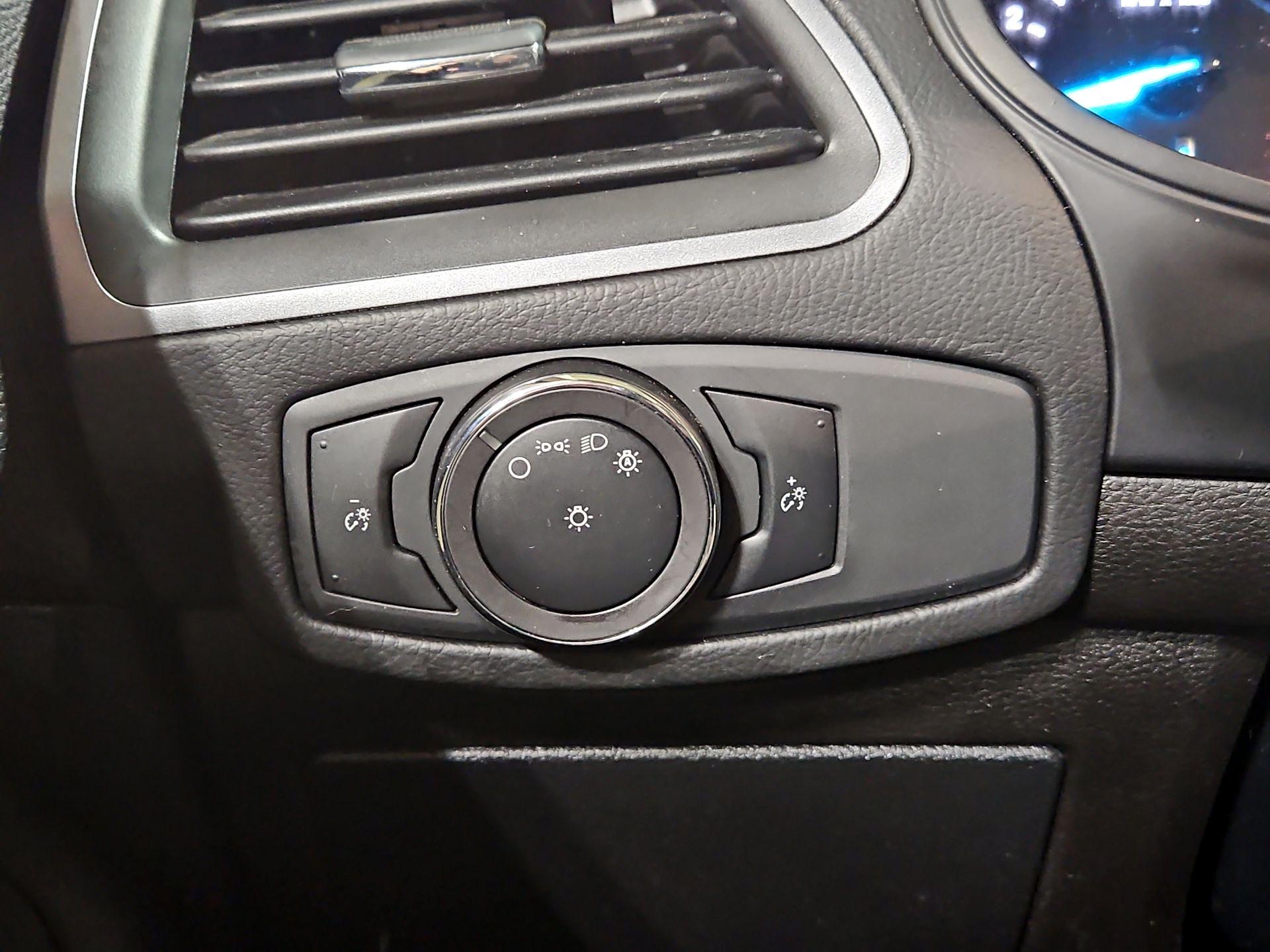 Thumbnail: 2018 Ford Edge - 13