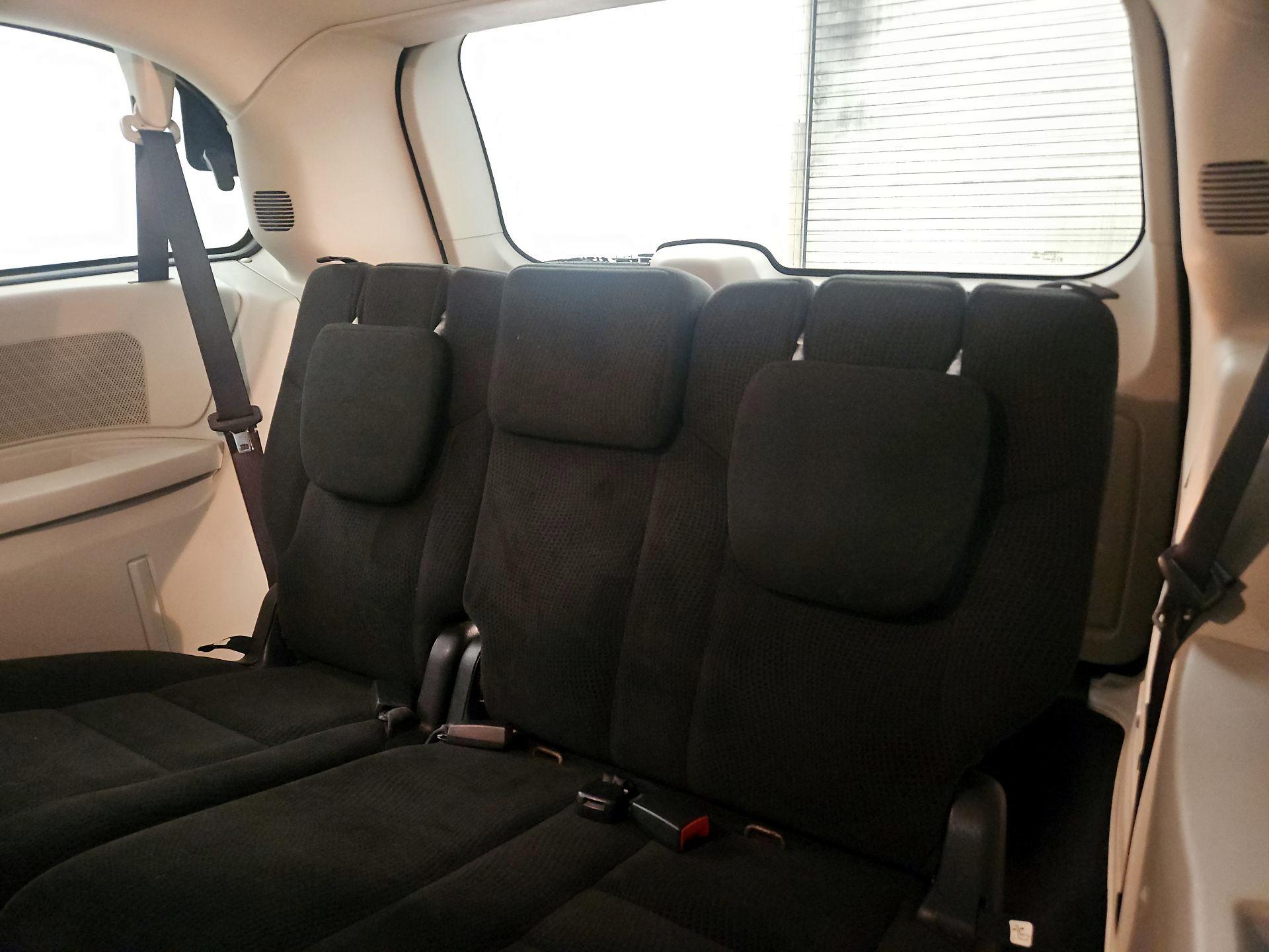 Thumbnail: 2016 Dodge Grand Caravan - 16