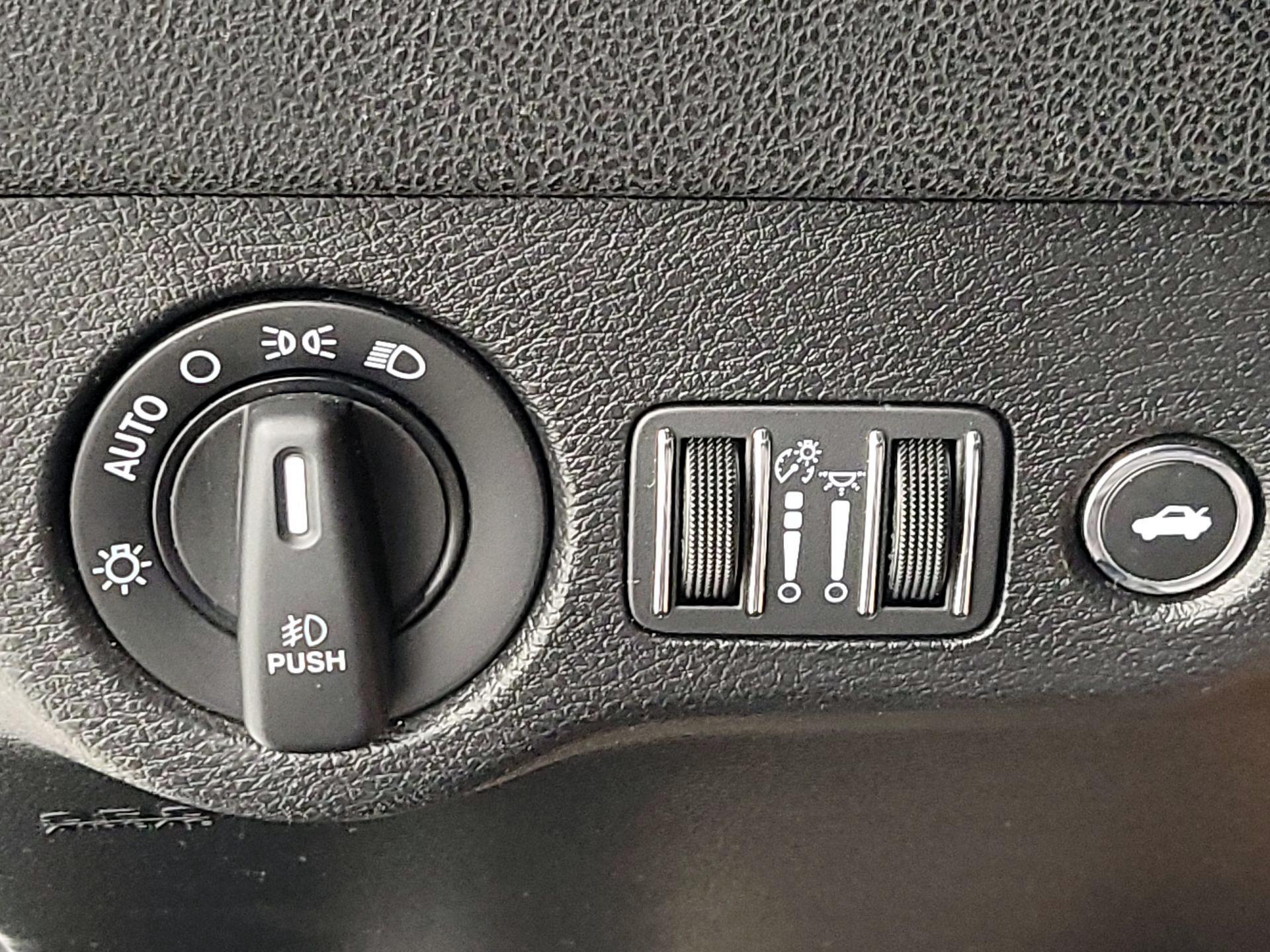 Thumbnail: 2020 Dodge Charger - 13