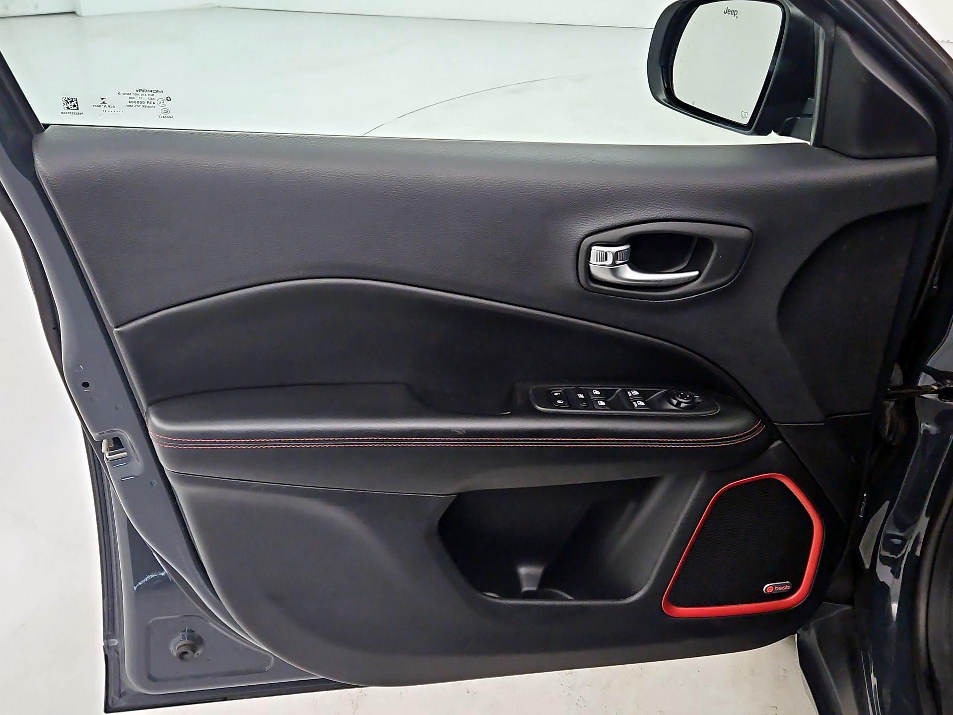 Thumbnail: 2017 Jeep Compass - 12