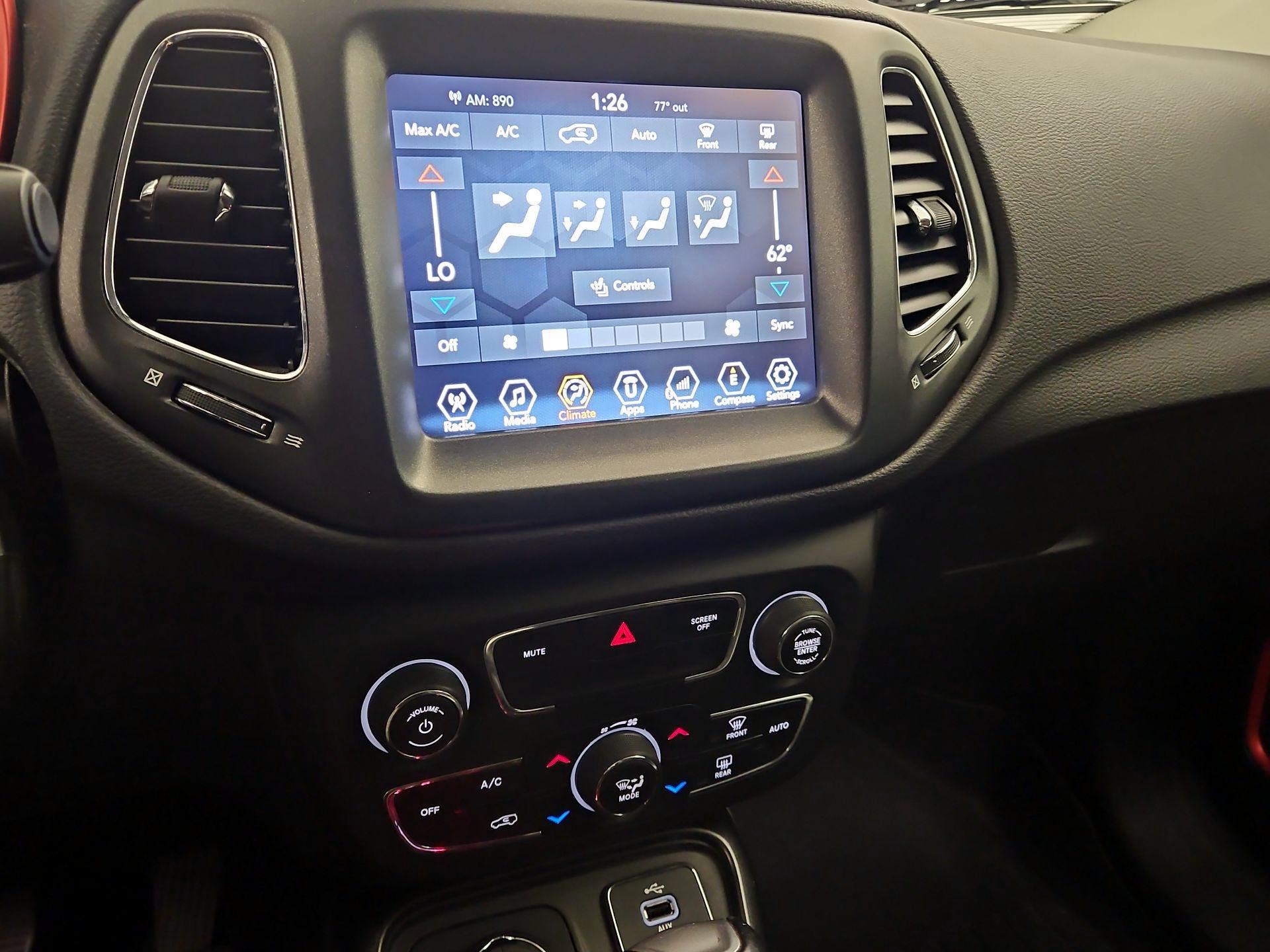 Thumbnail: 2017 Jeep Compass - 16