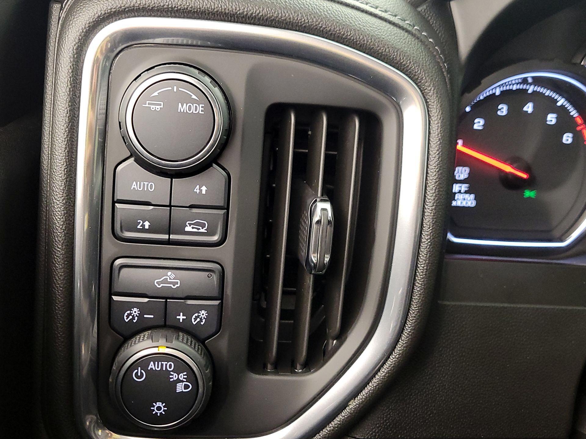 Thumbnail: 2020 Chevrolet Silverado 1500 - 13