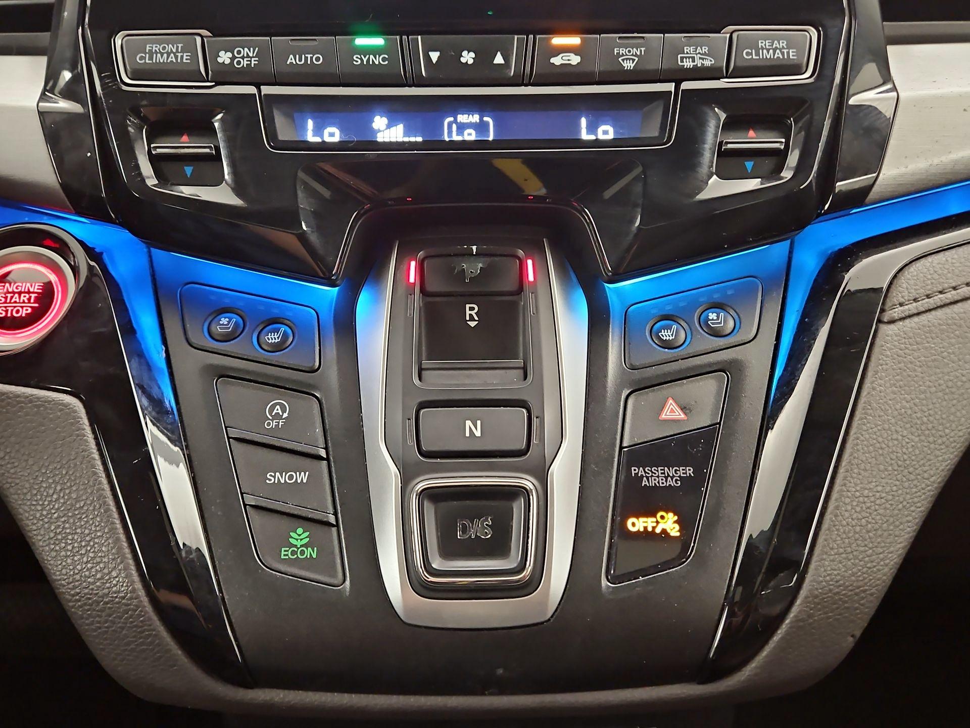 Thumbnail: 2018 Honda Odyssey - 16