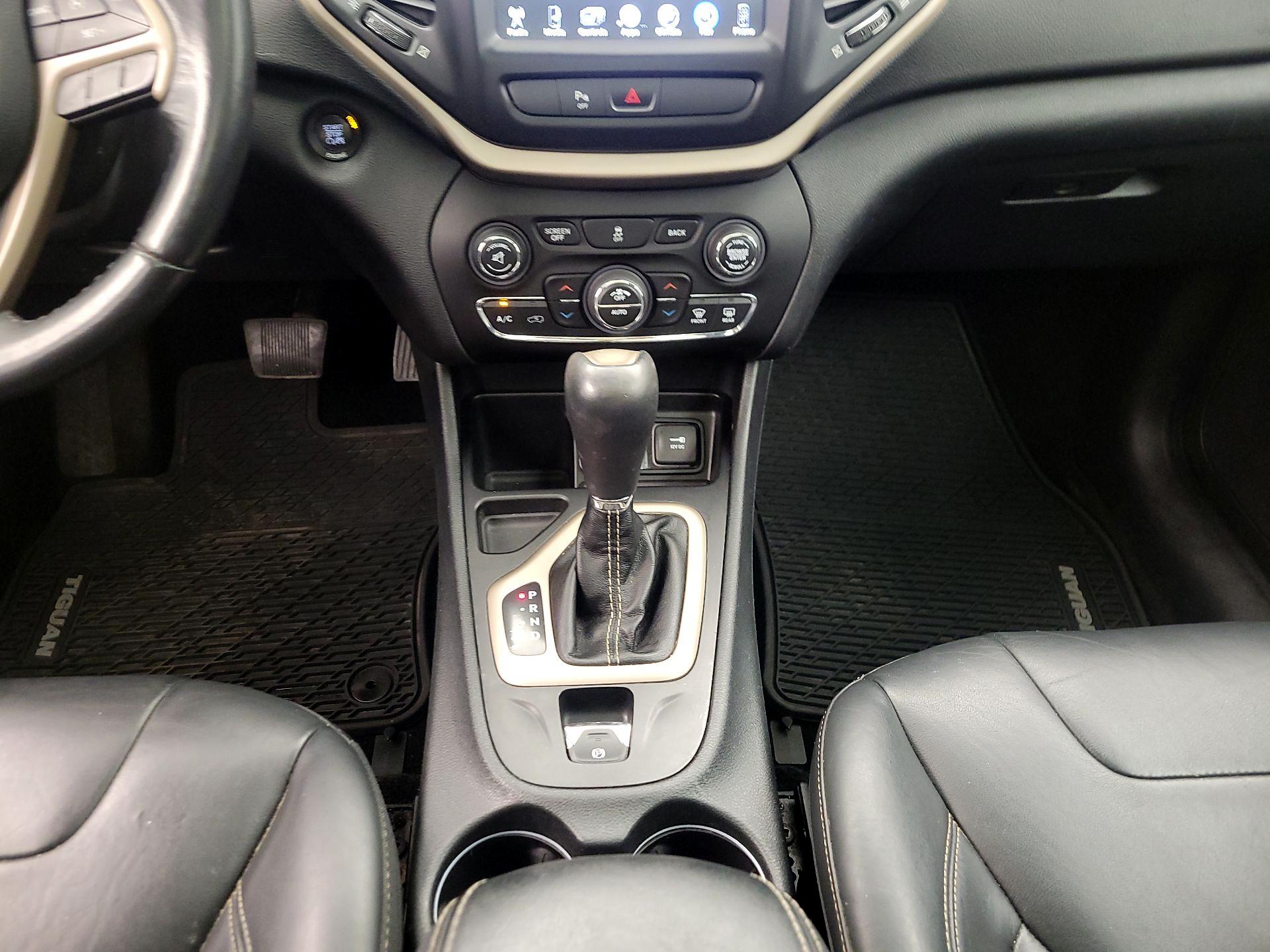 Thumbnail: 2016 Jeep Cherokee - 18