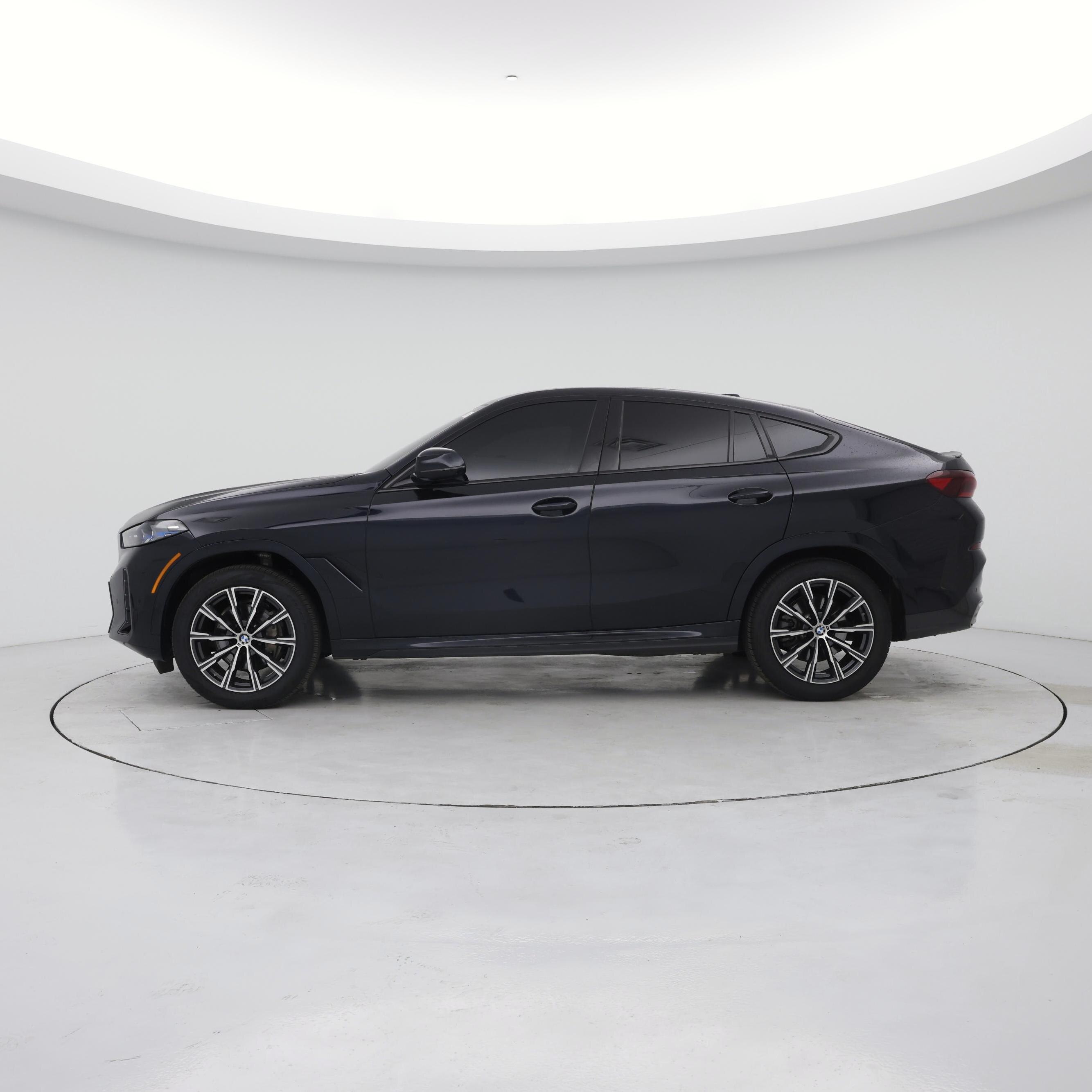 Thumbnail: 2025 BMW X6 - 3
