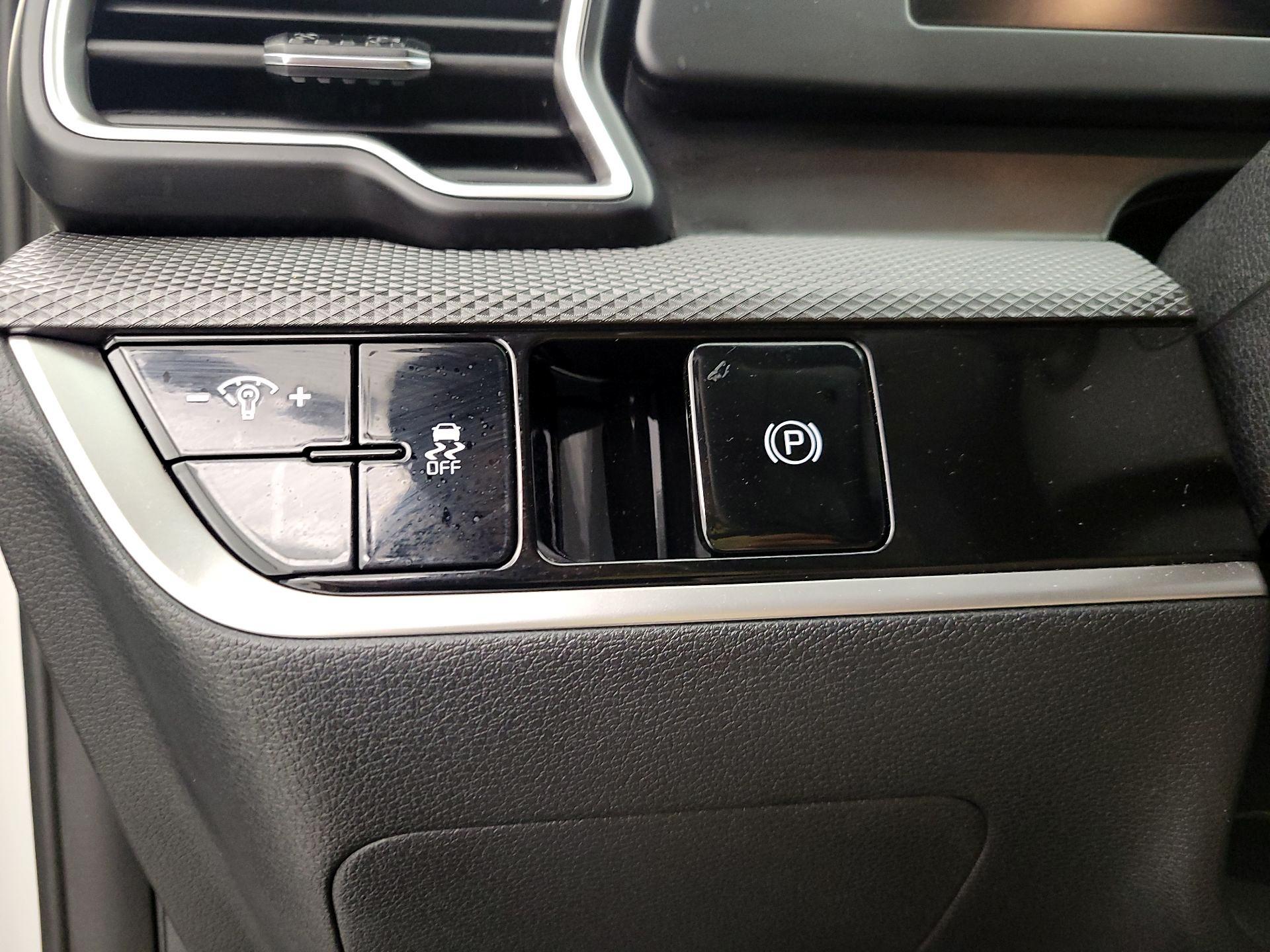 Thumbnail: 2024 Kia Sportage - 13