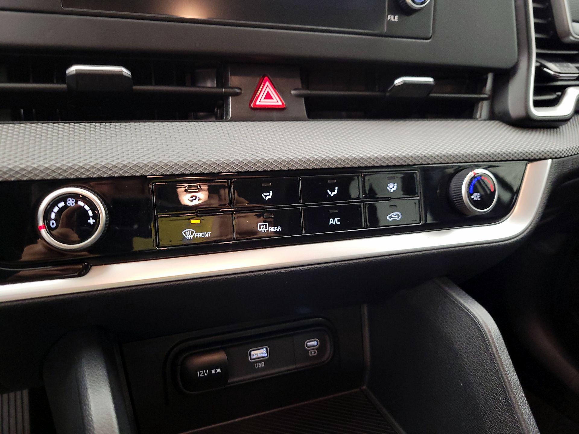 Thumbnail: 2024 Kia Sportage - 16