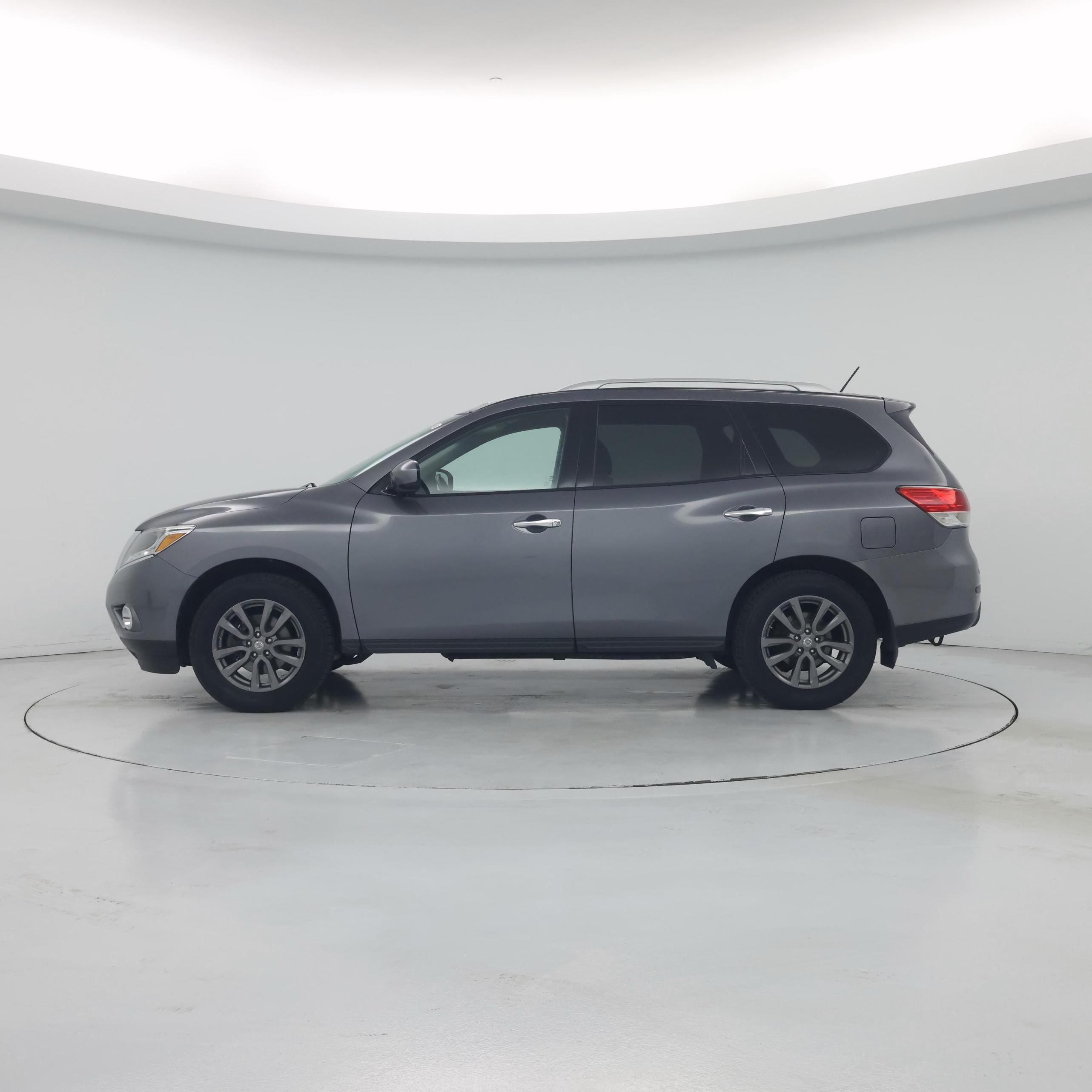 Thumbnail: 2015 Nissan Pathfinder - 3