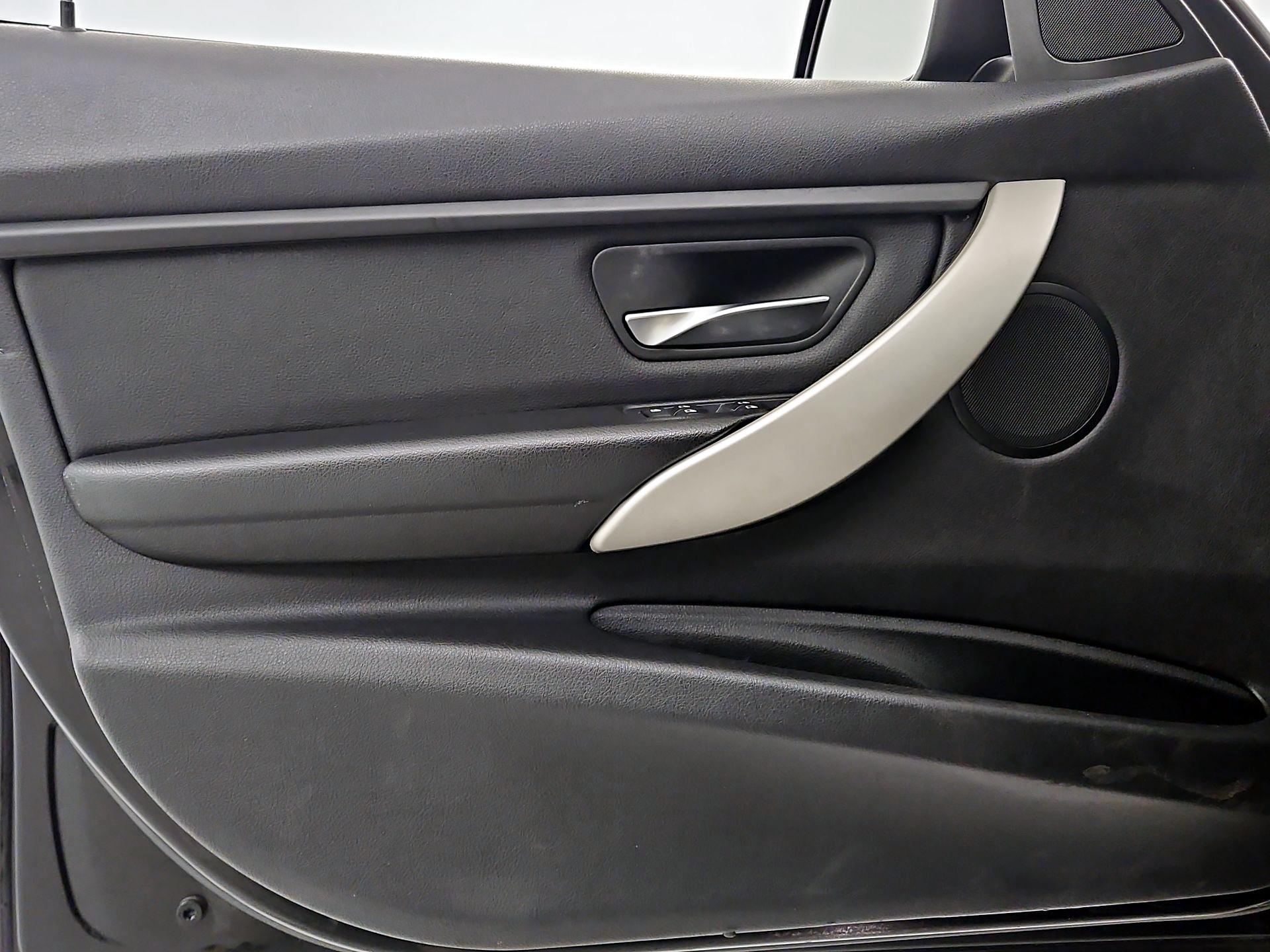 Thumbnail: 2014 BMW 3 Series - 10
