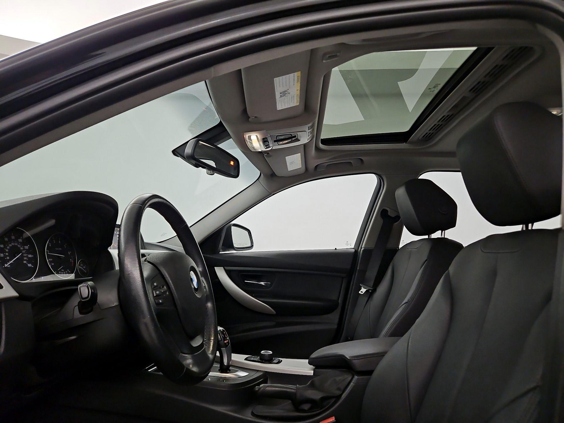 Thumbnail: 2014 BMW 3 Series - 16