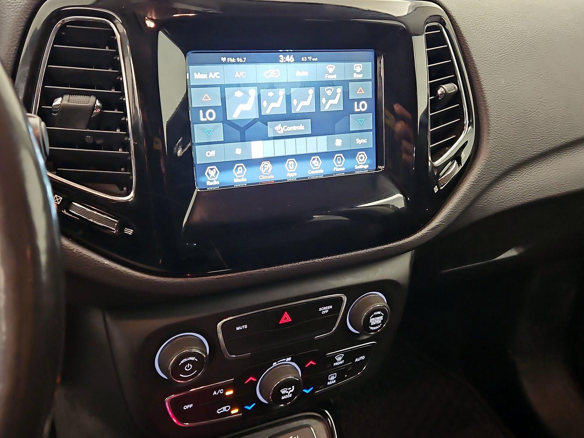 Thumbnail: 2019 Jeep Compass - 16