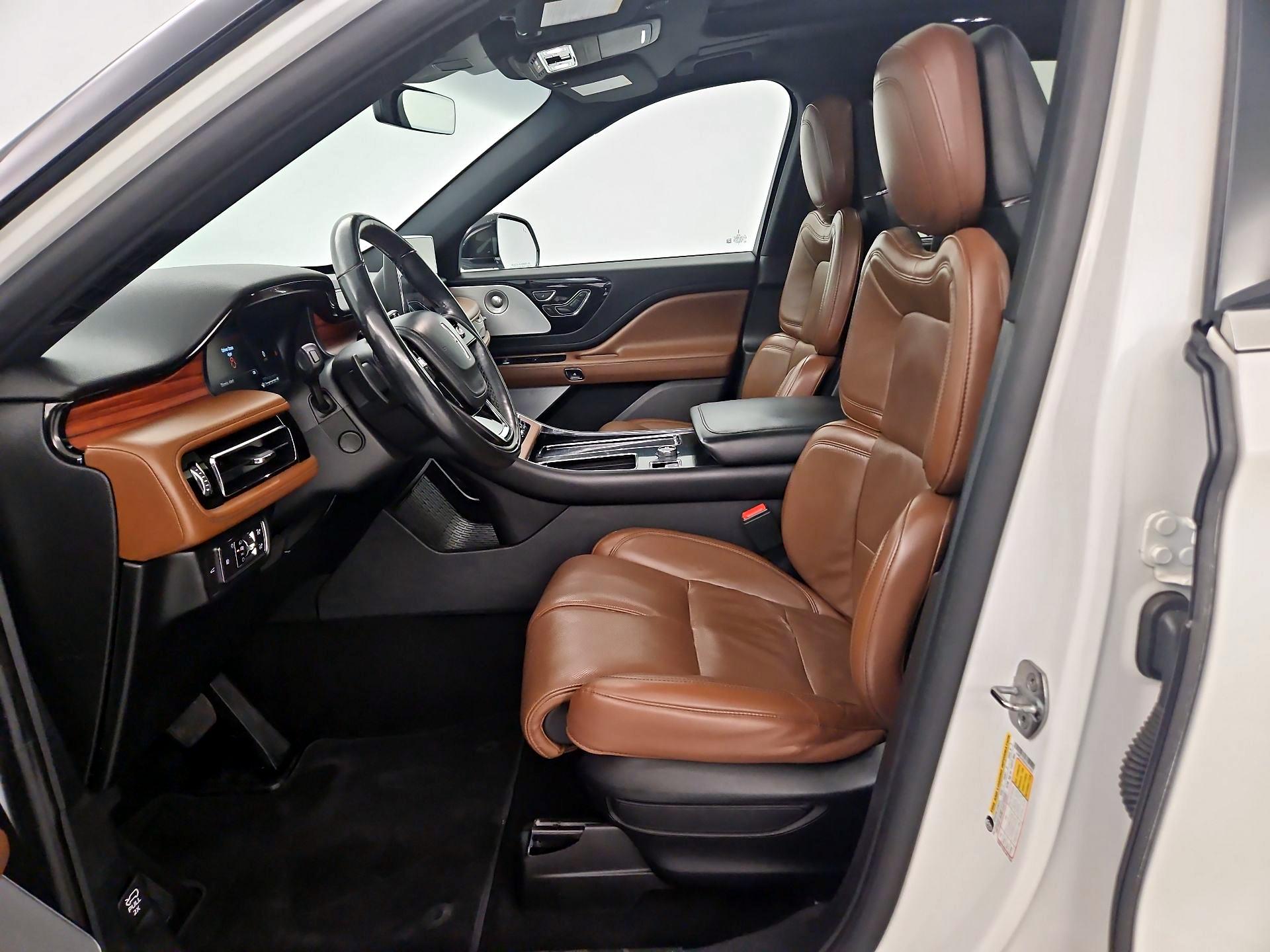 Thumbnail: 2020 Lincoln Aviator - 11