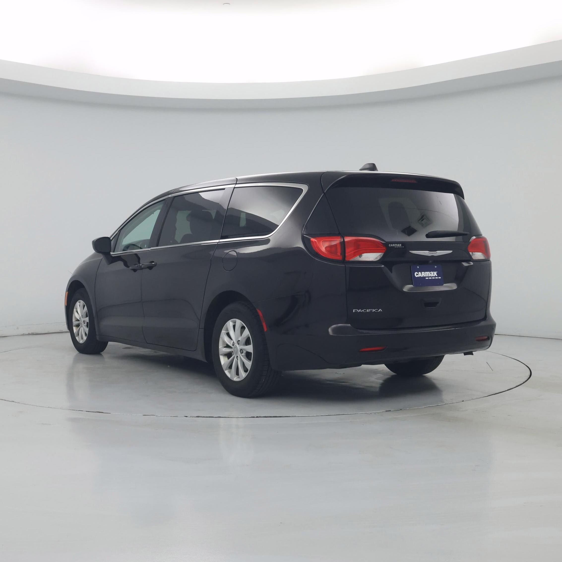 Thumbnail: 2017 Chrysler Pacifica - 2