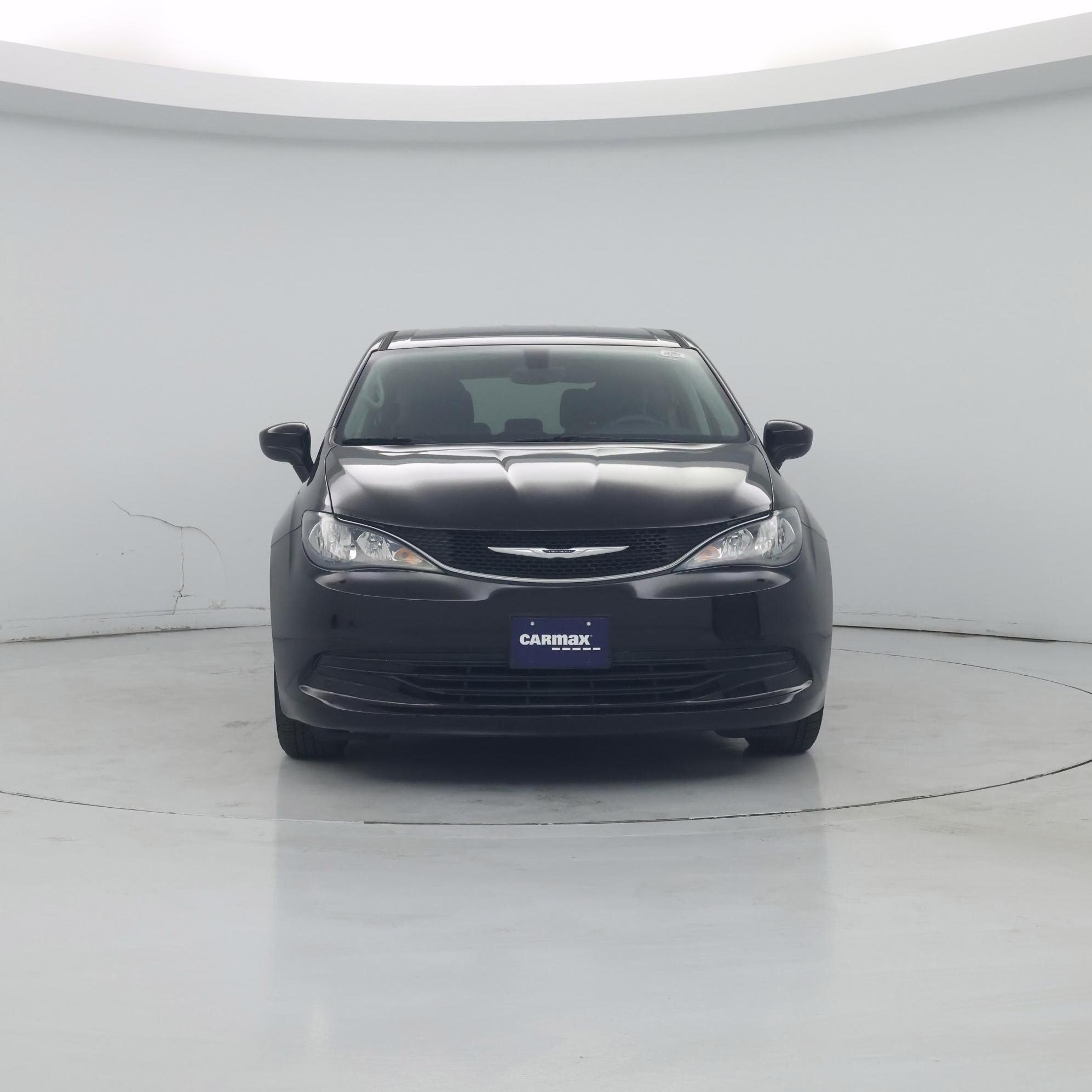 Thumbnail: 2017 Chrysler Pacifica - 5