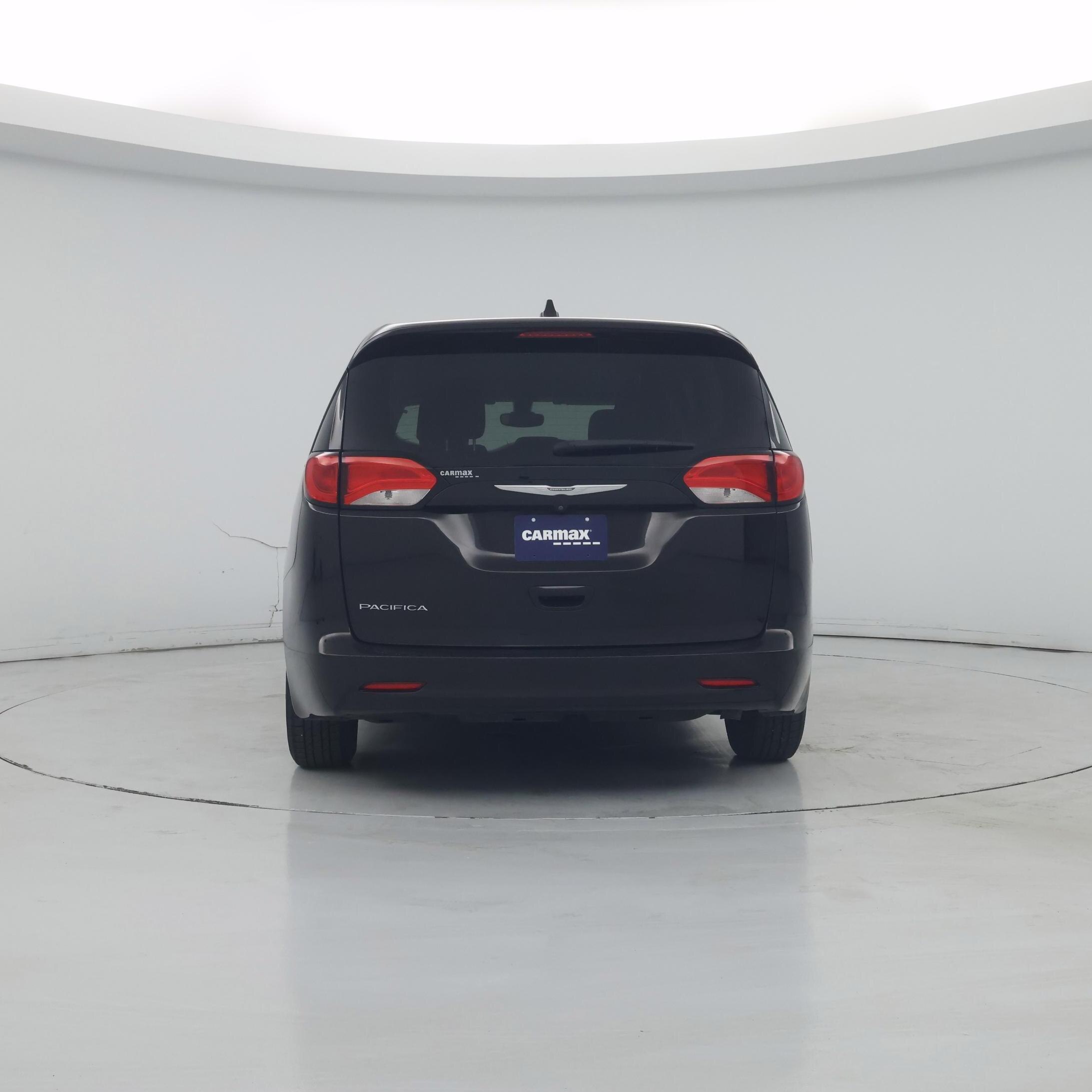 Thumbnail: 2017 Chrysler Pacifica - 6