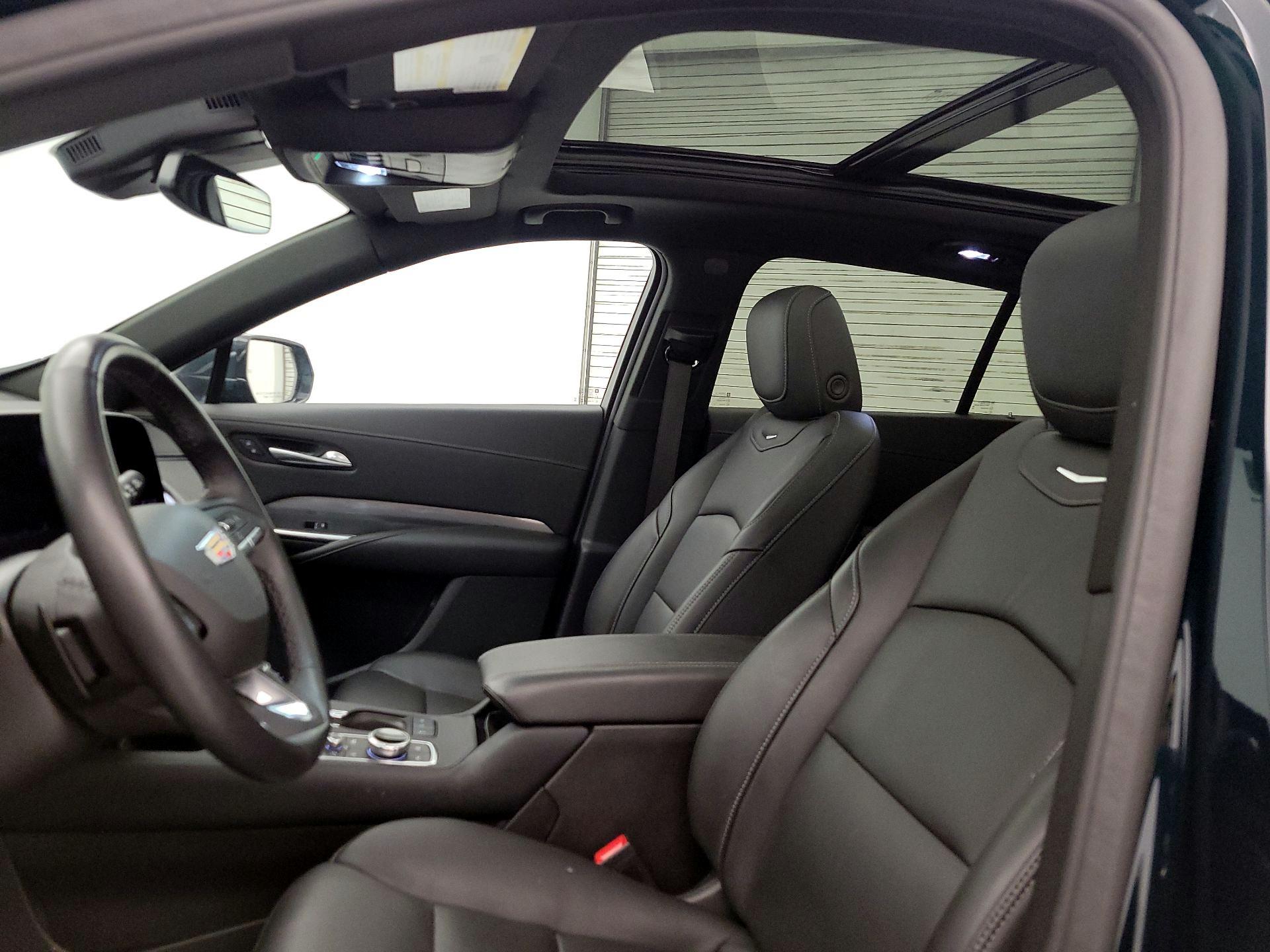 Thumbnail: 2025 Cadillac XT4 - 20