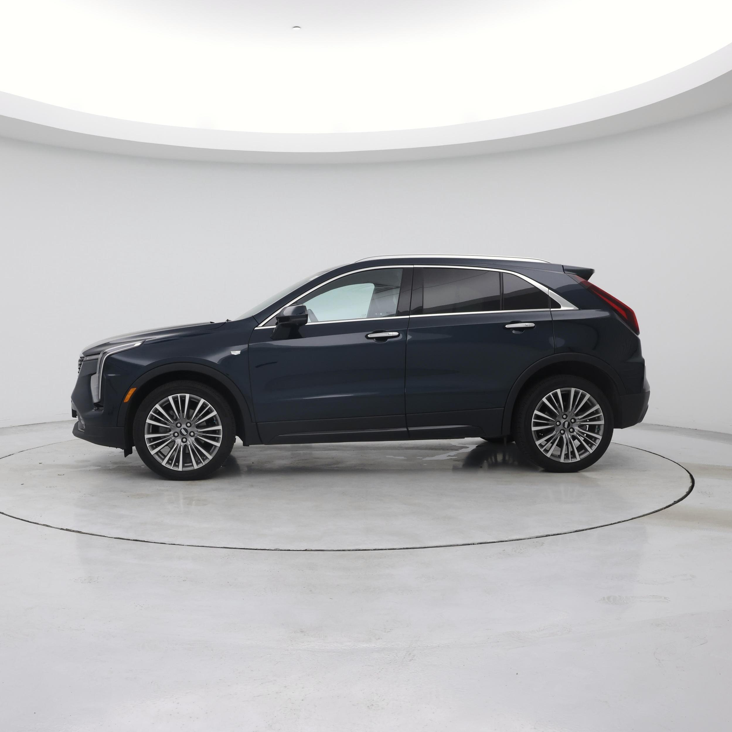 Thumbnail: 2025 Cadillac XT4 - 3