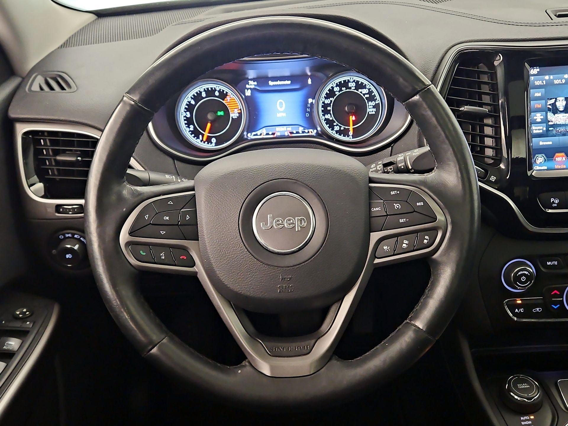 Thumbnail: 2019 Jeep Cherokee - 10