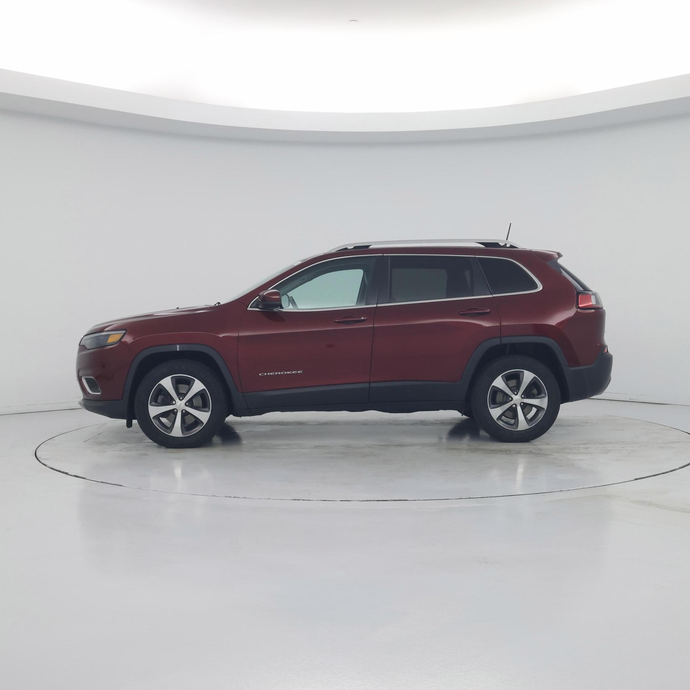 Thumbnail: 2019 Jeep Cherokee - 3