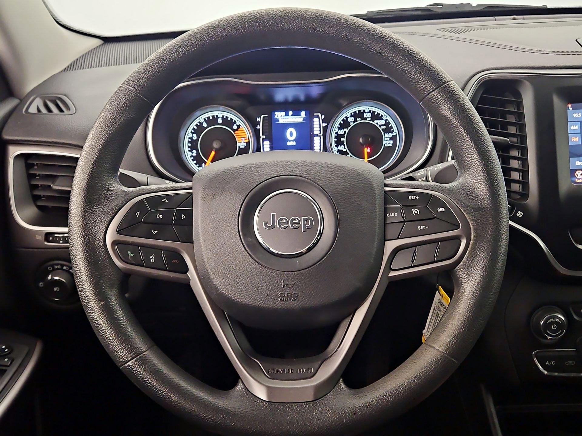 Thumbnail: 2019 Jeep Cherokee - 10