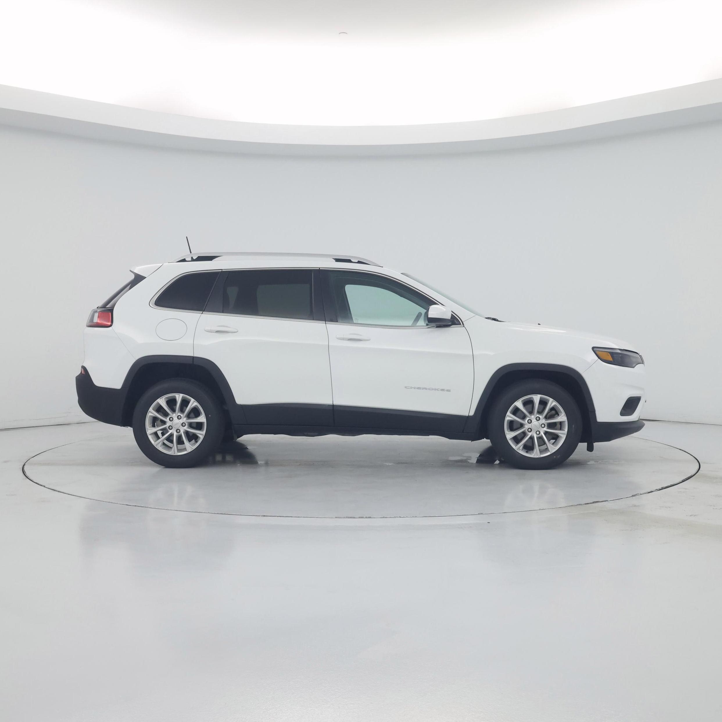 Thumbnail: 2019 Jeep Cherokee - 7