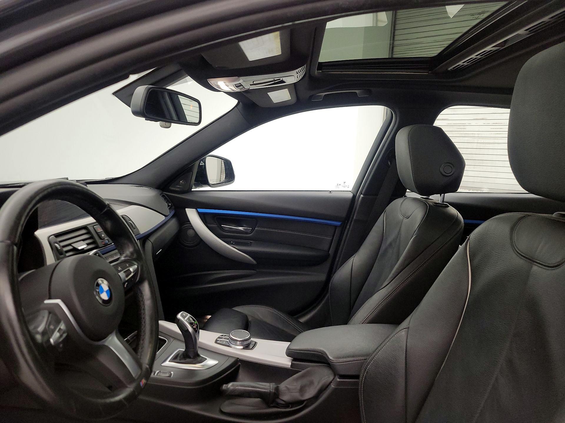 Thumbnail: 2018 BMW 3 Series - 20