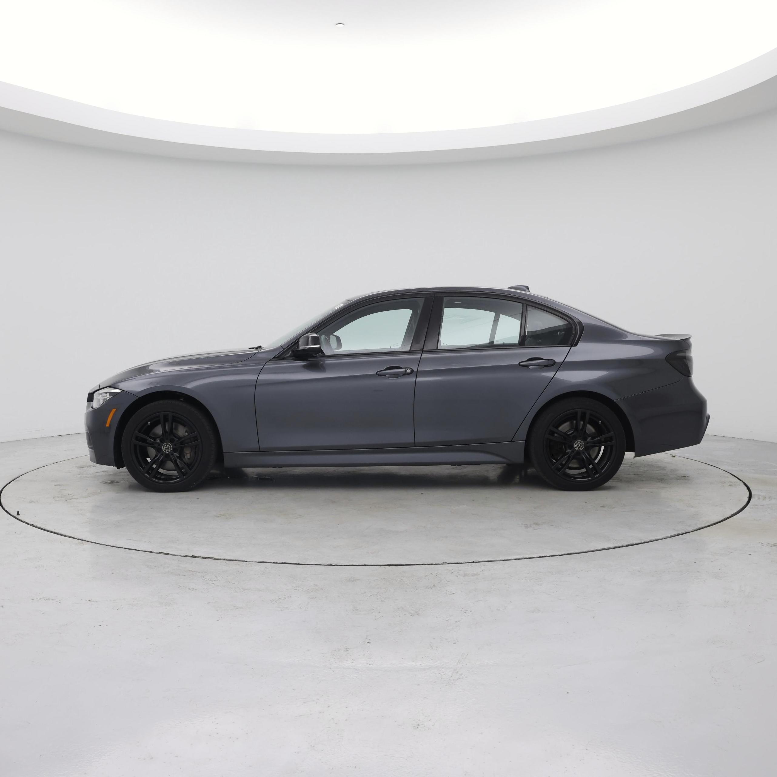 Thumbnail: 2018 BMW 3 Series - 3