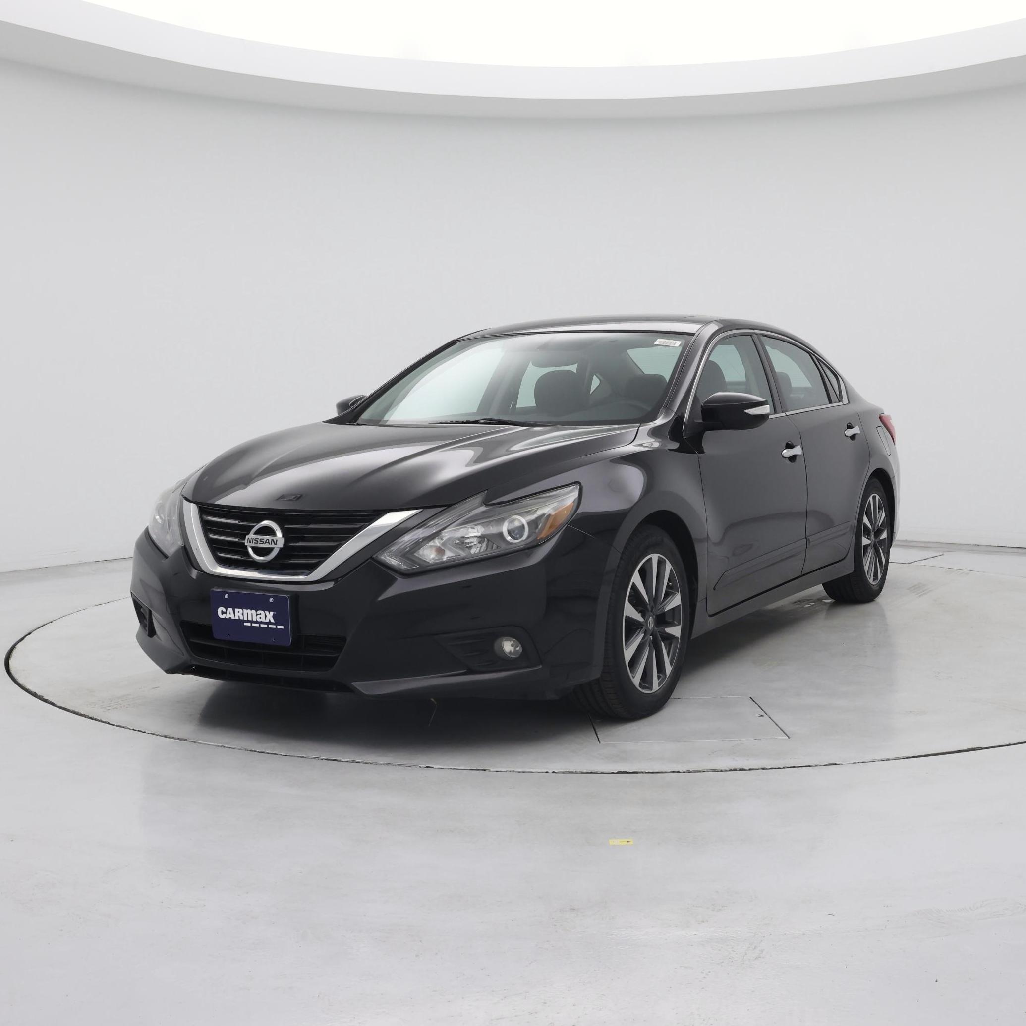 Thumbnail: 2016 Nissan Altima - 4