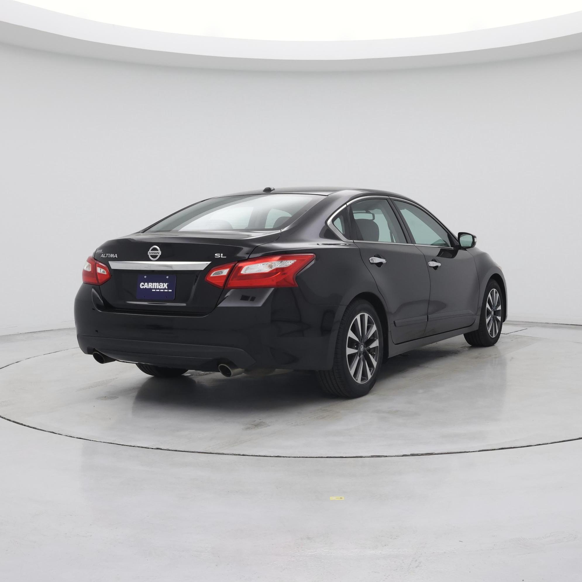Thumbnail: 2016 Nissan Altima - 8
