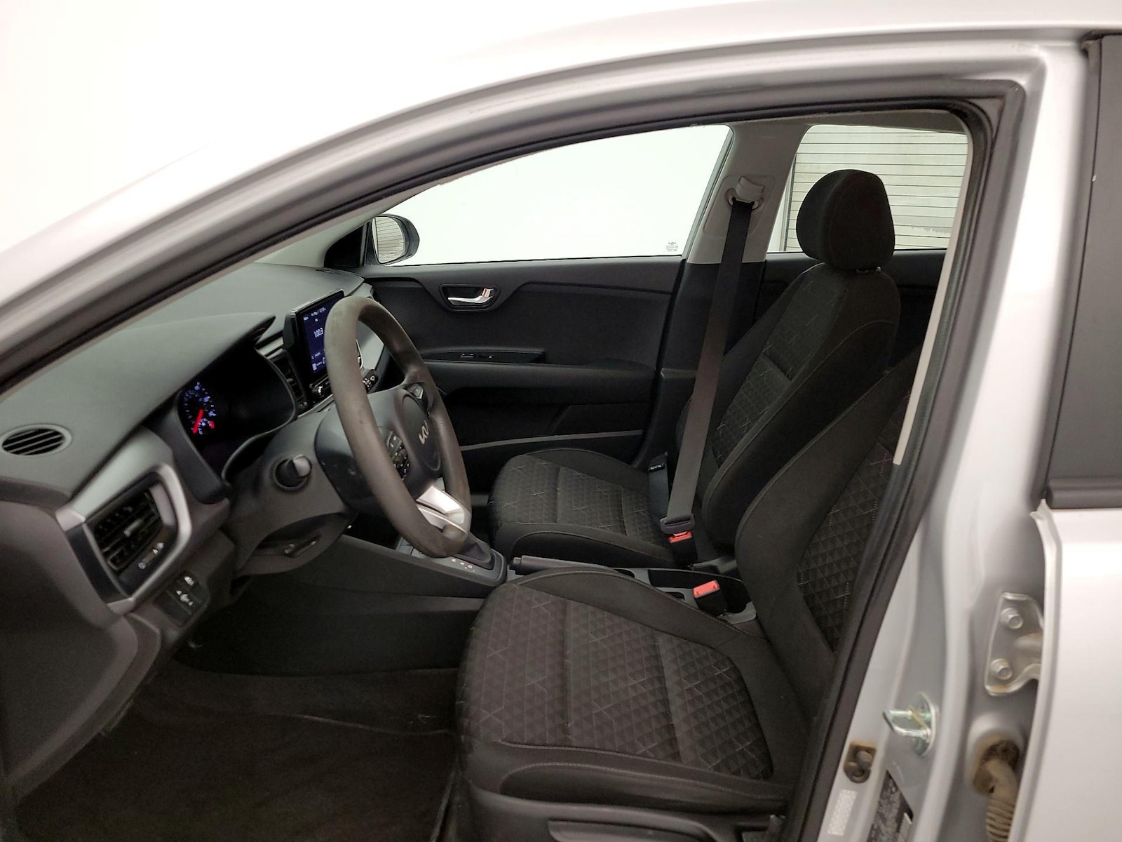 2023 Kia Rio LX - Photo 12