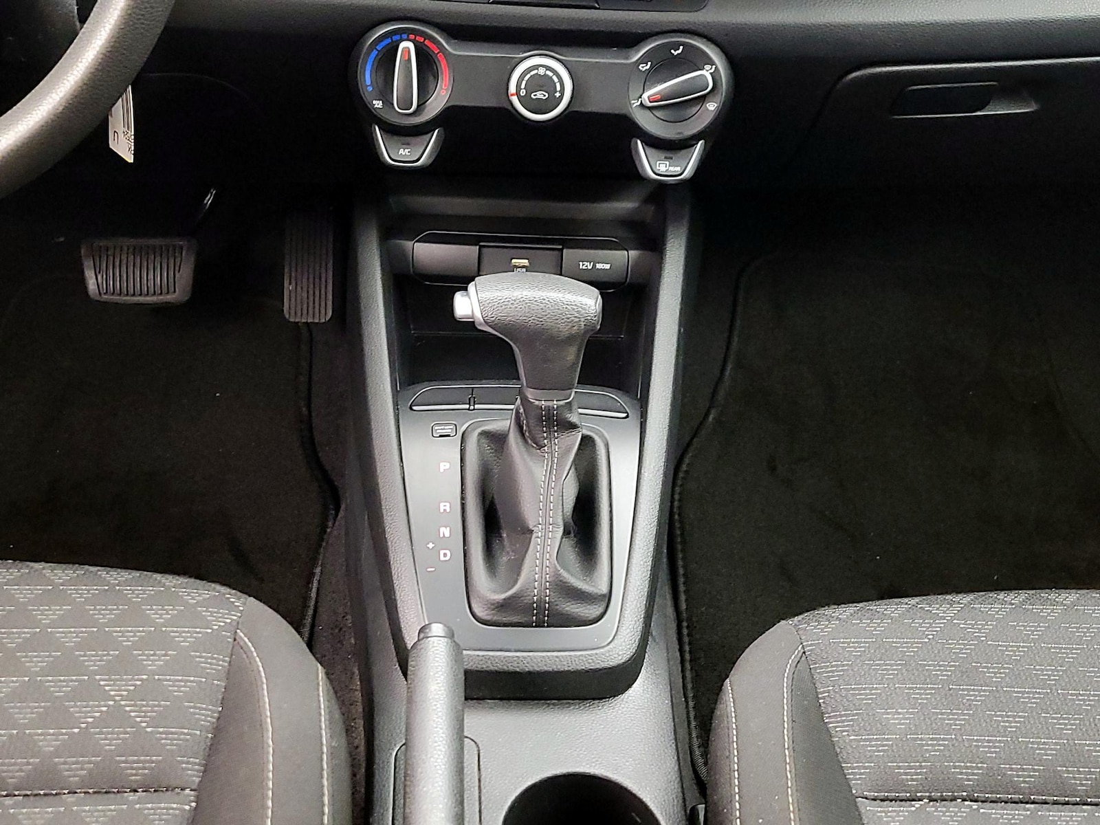 2023 Kia Rio LX - Photo 18