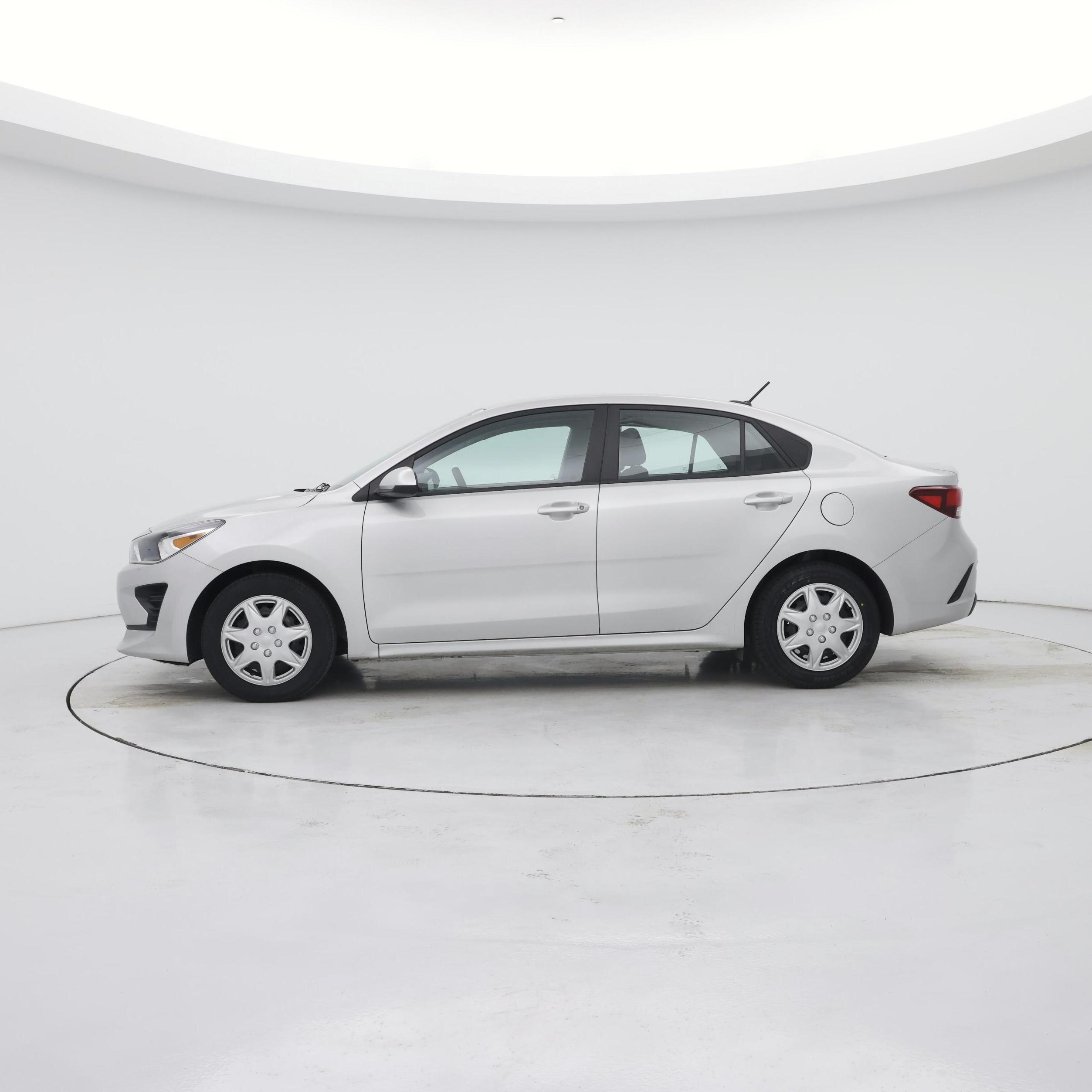 Thumbnail: 2023 Kia Rio - 3