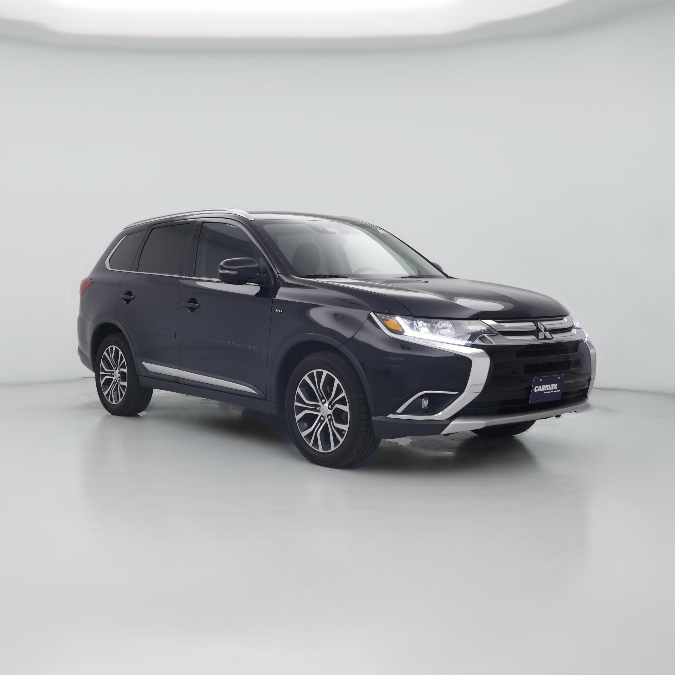 Thumbnail: 2017 Mitsubishi Outlander - 1