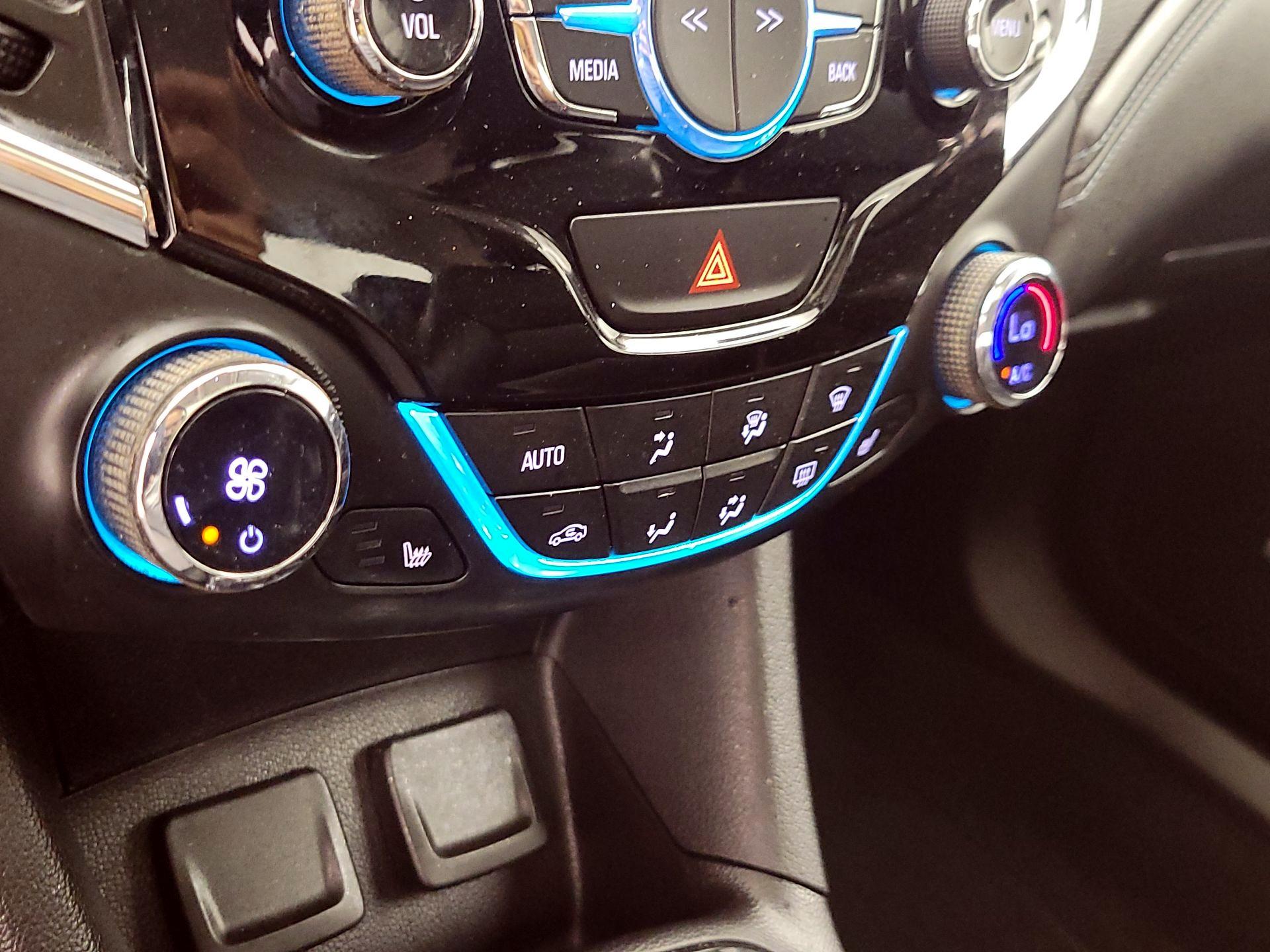 Thumbnail: 2017 Chevrolet Cruze - 16