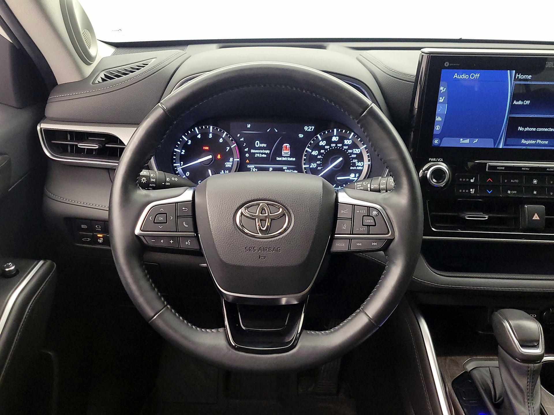 Thumbnail: 2021 Toyota Highlander - 10