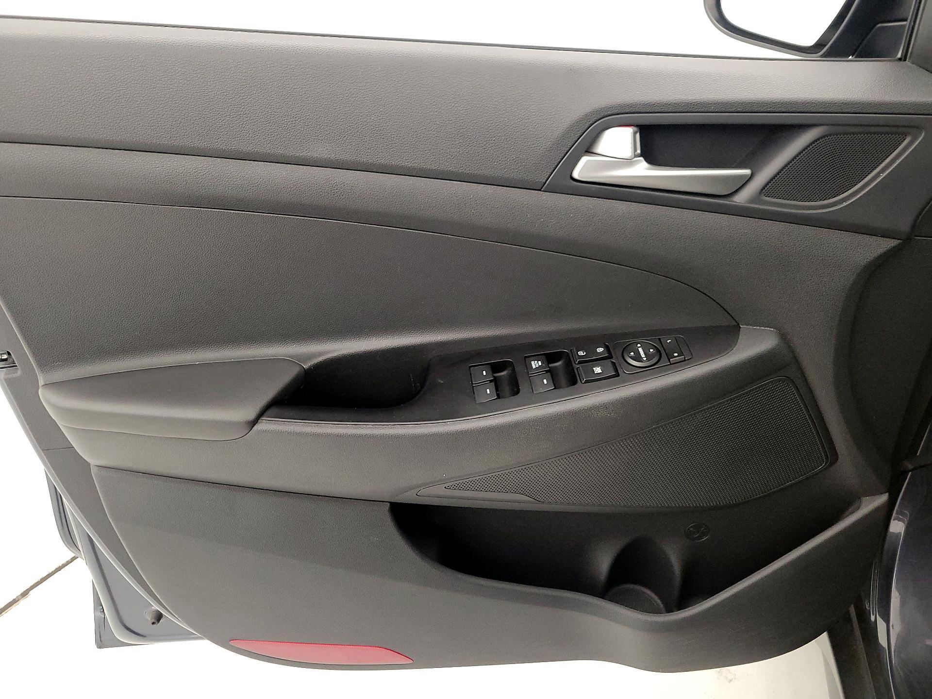 Thumbnail: 2019 Hyundai Tucson - 12
