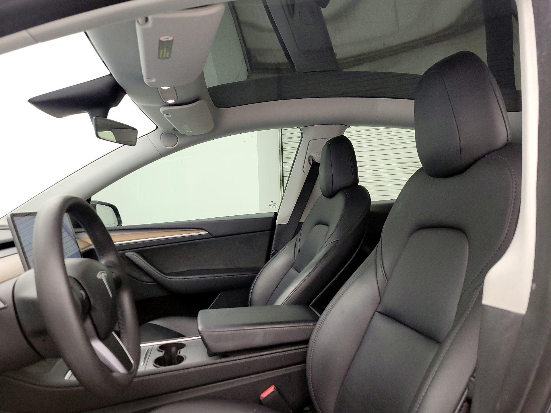 Thumbnail: 2023 Tesla Model Y - 18