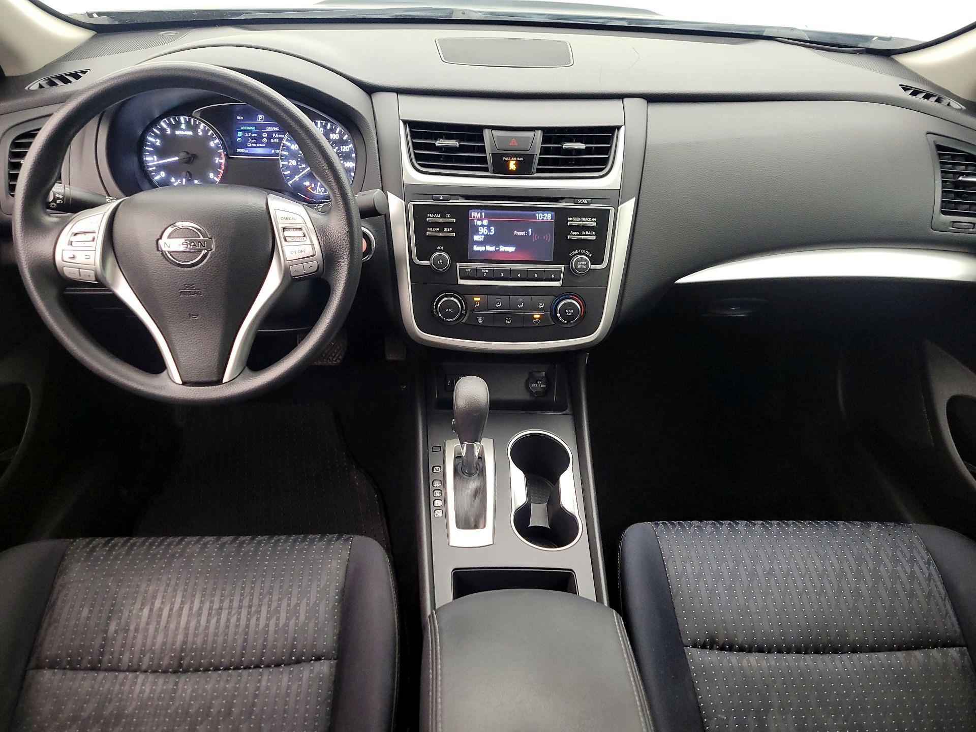 Thumbnail: 2016 Nissan Altima - 9