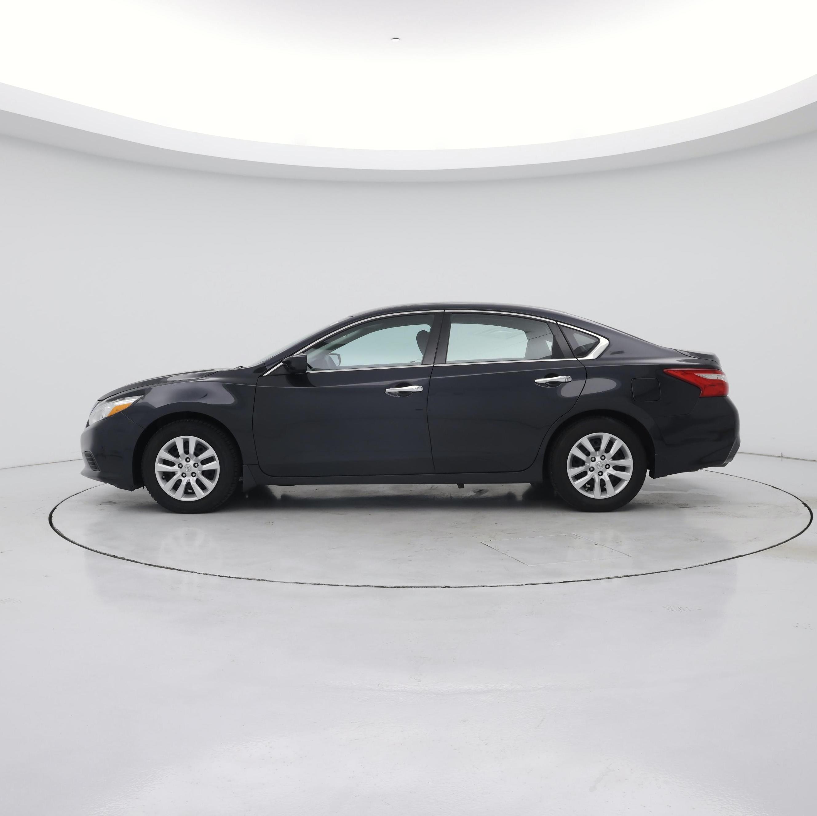 Thumbnail: 2016 Nissan Altima - 3