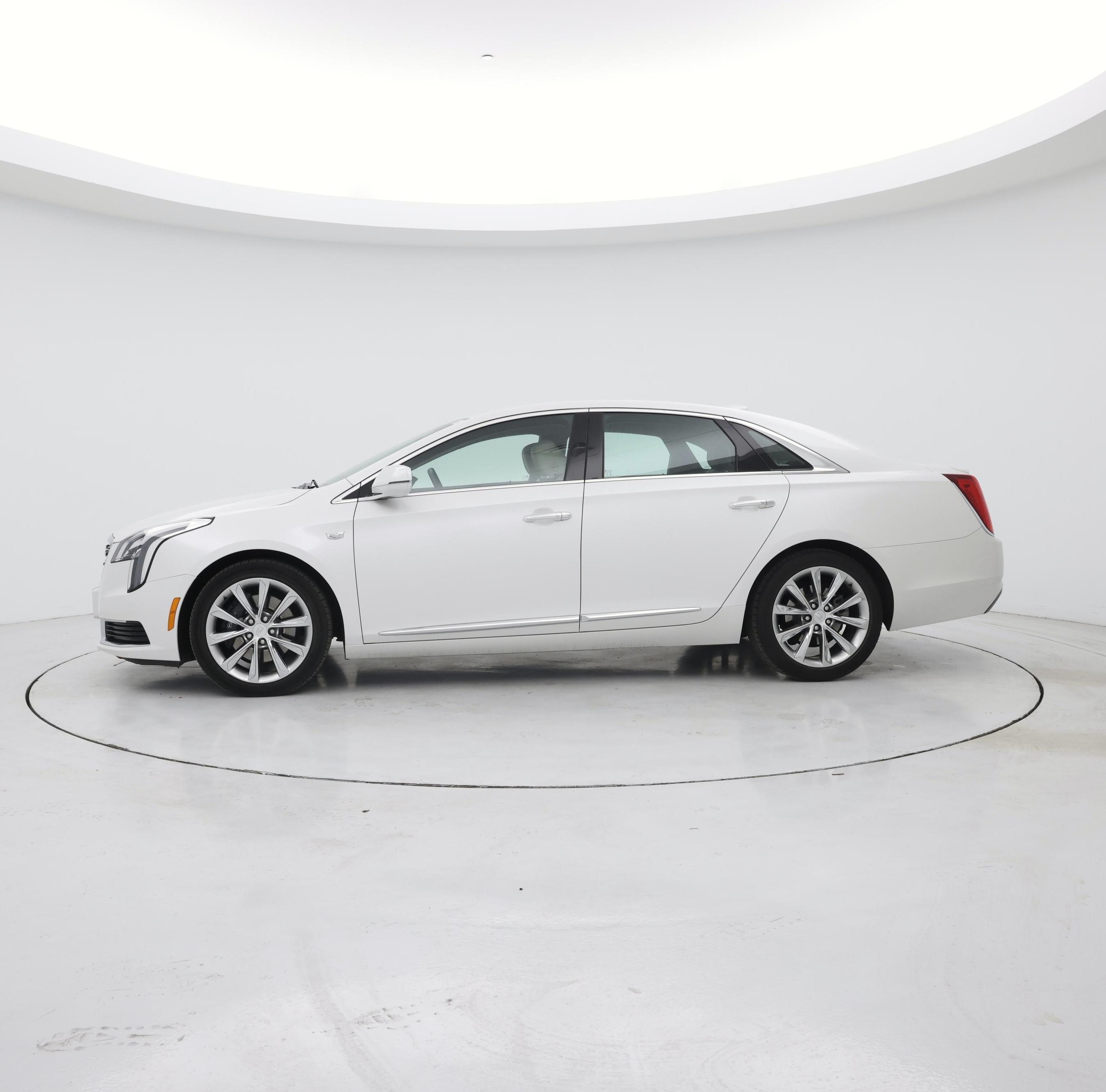 Thumbnail: 2018 Cadillac XTS - 3